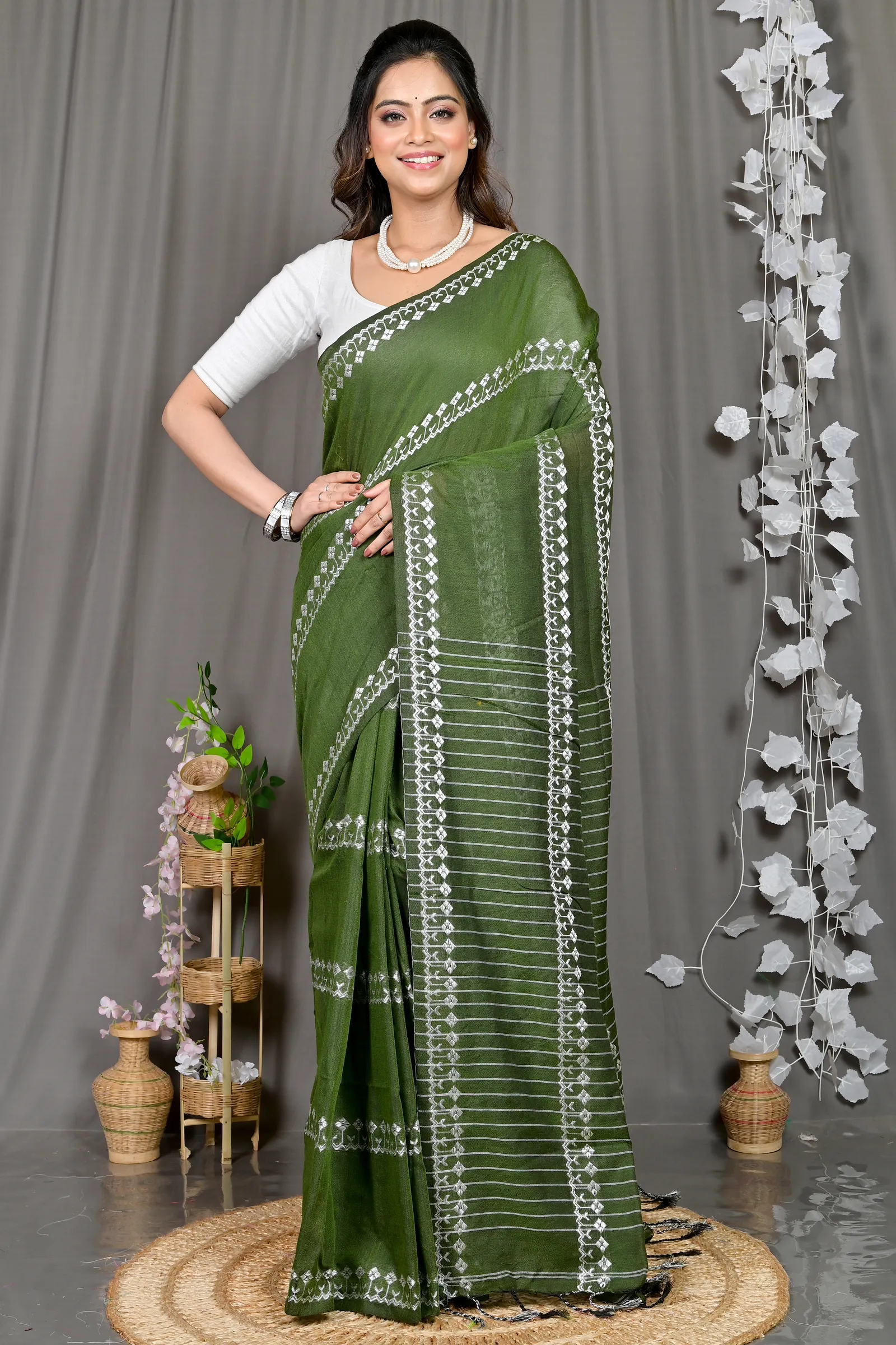 DipDiya Cotton Blended Green Pareta Crafted with Soul Handloom Sarees