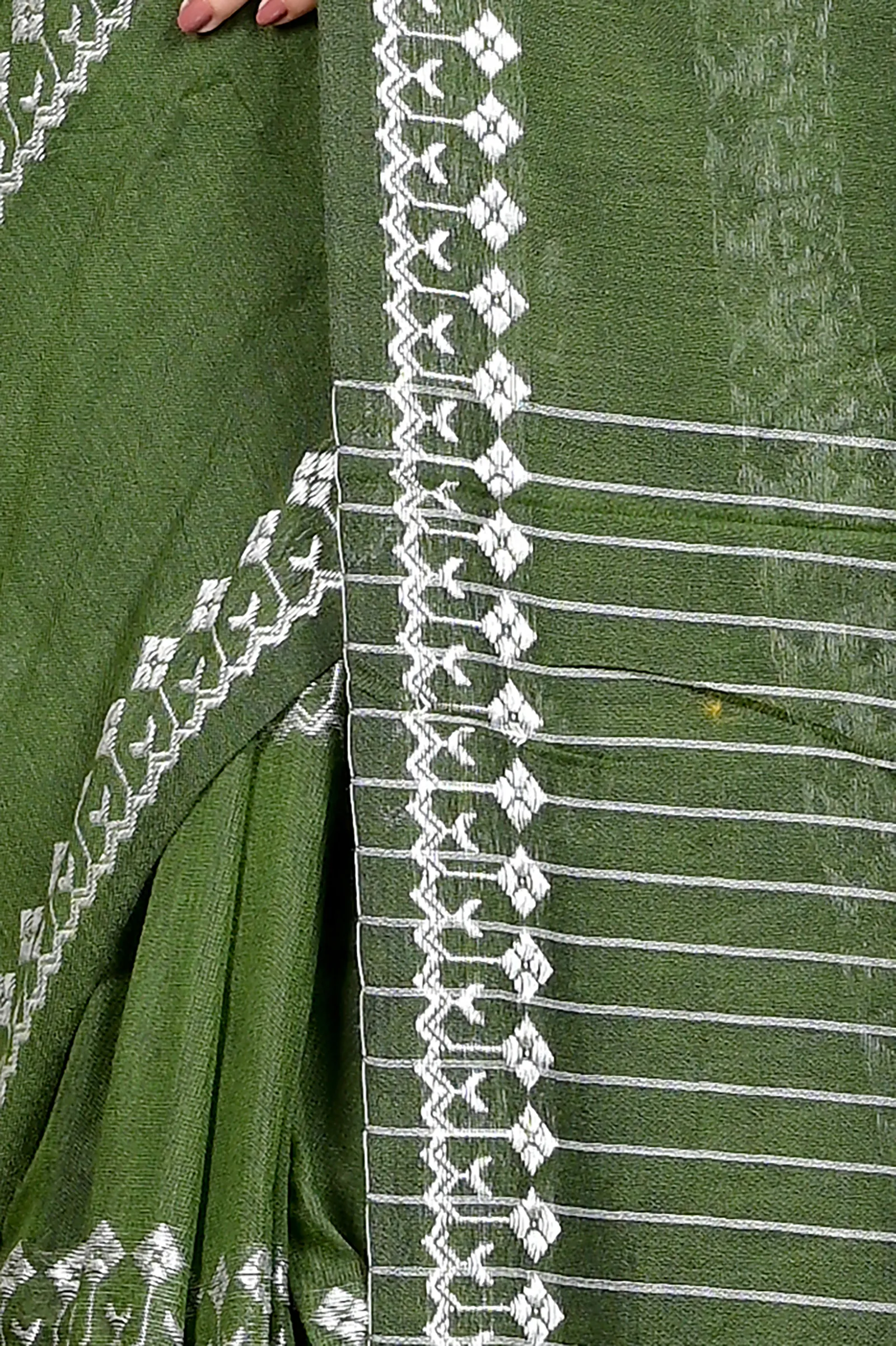 DipDiya Cotton Blended Green Pareta Crafted with Soul Handloom Sarees