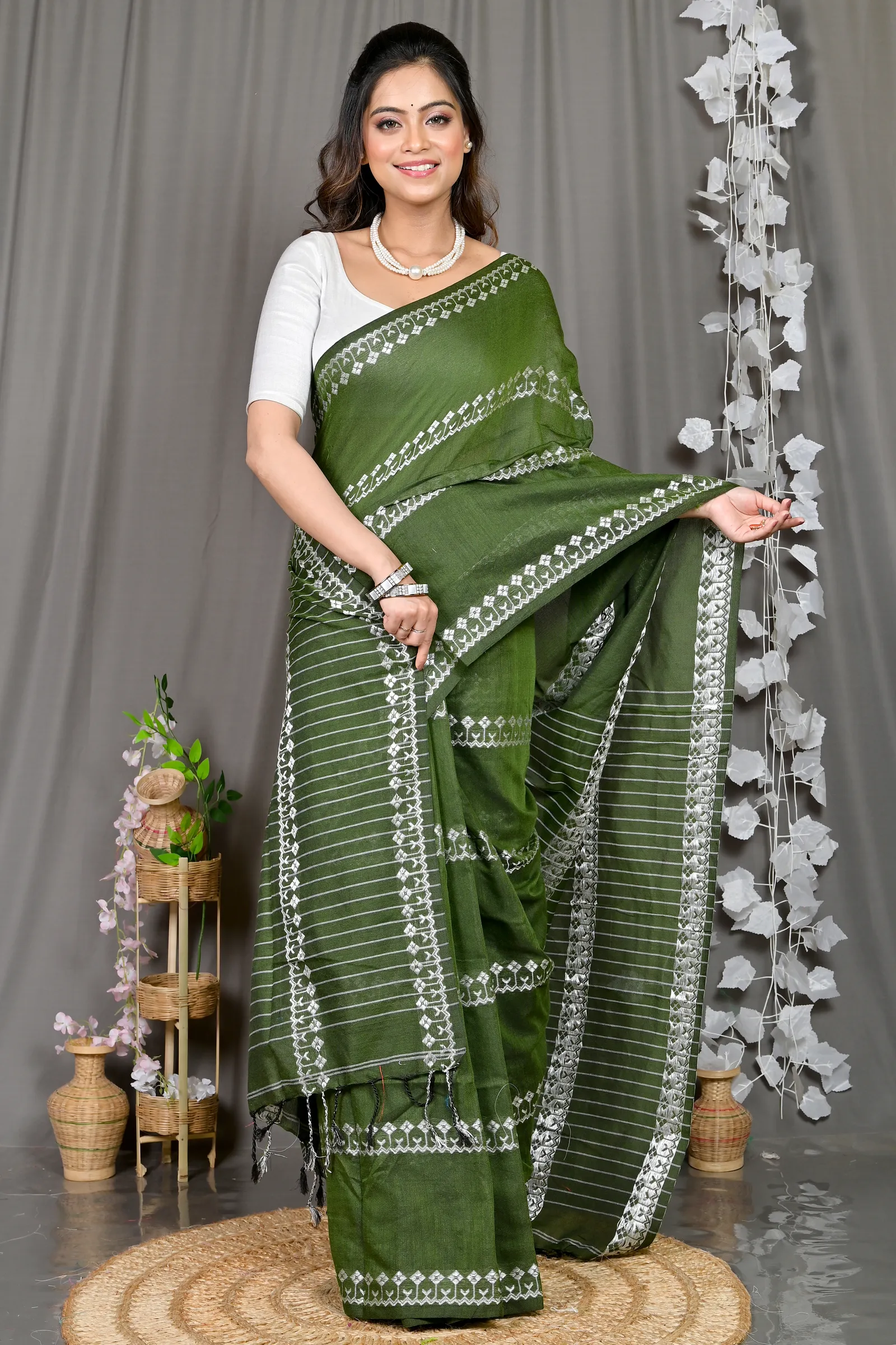 DipDiya Cotton Blended Green Pareta Crafted with Soul Handloom Sarees