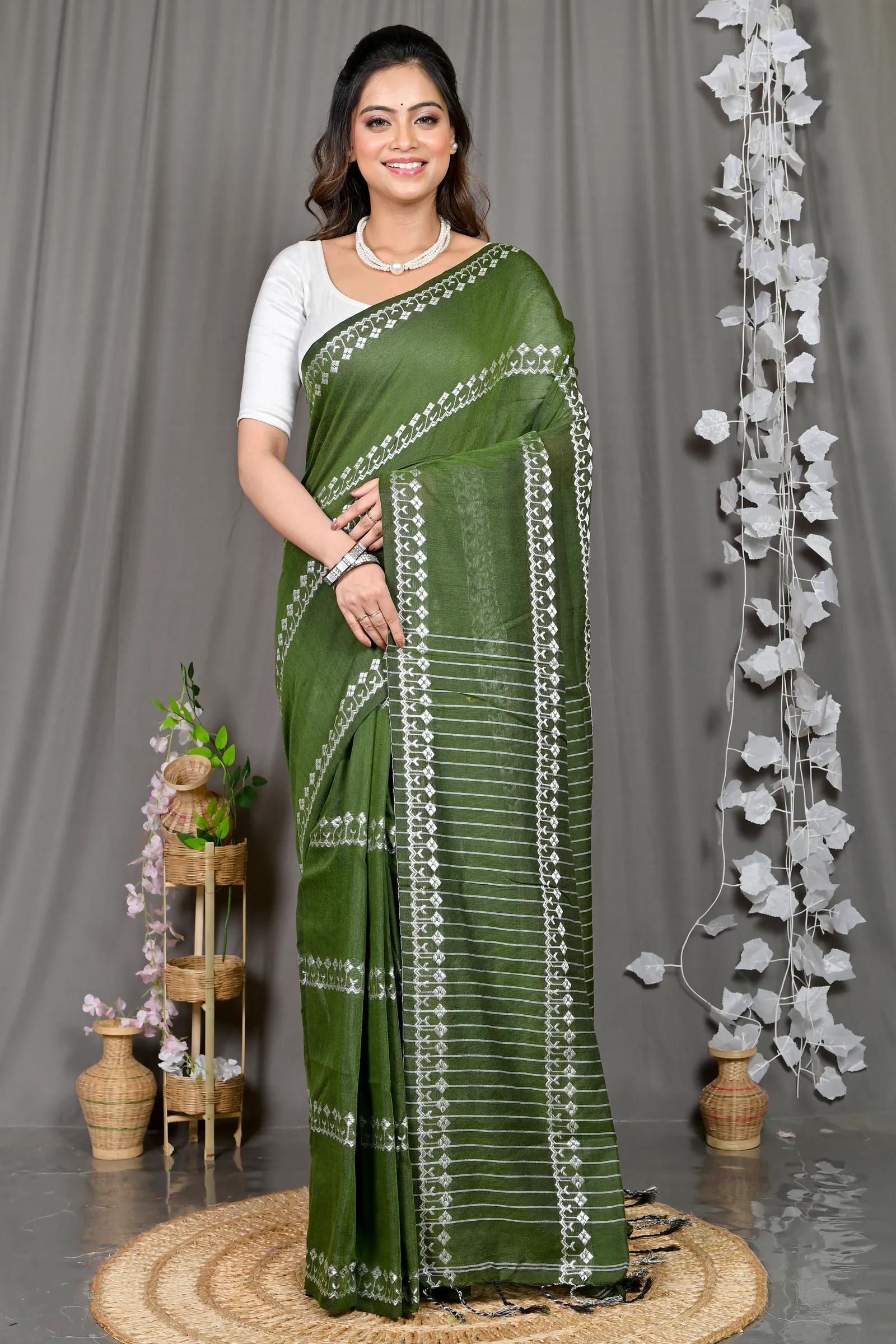 DipDiya Cotton Blended Green Pareta Crafted with Soul Handloom Sarees
