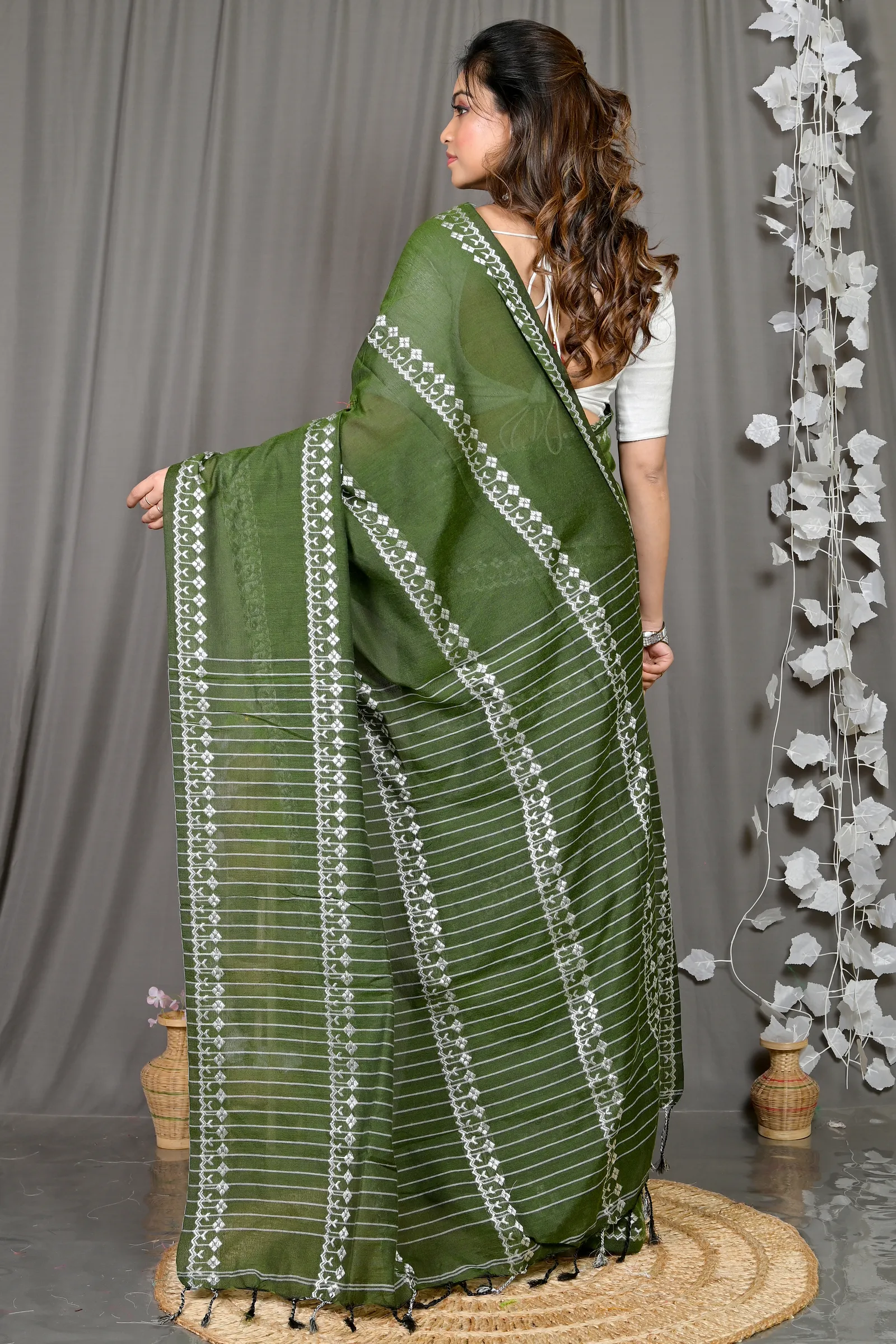 DipDiya Cotton Blended Green Pareta Crafted with Soul Handloom Sarees
