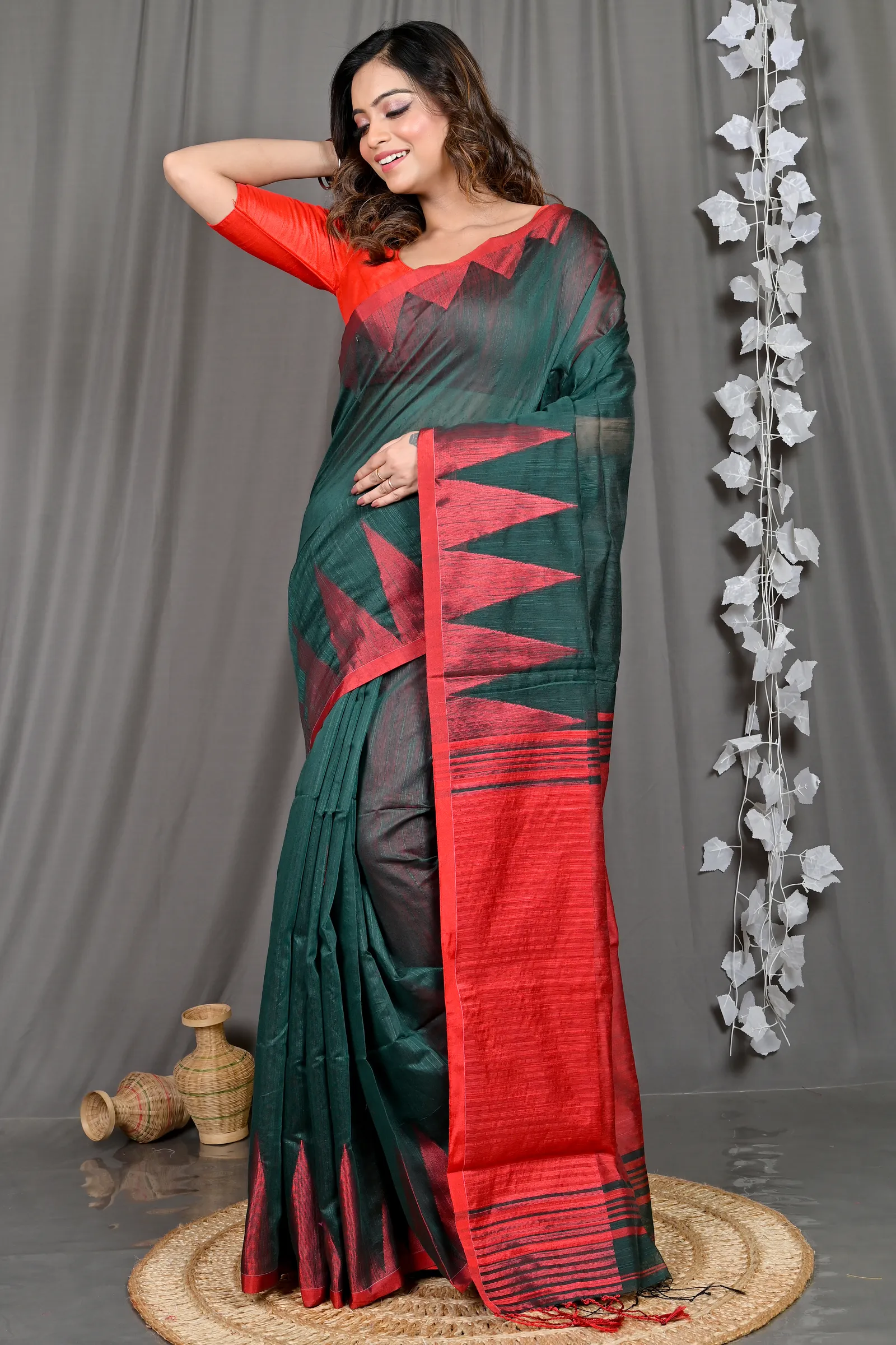 DipDiya Cotton Blended Green Pariva Artisan Crafted Handloom Sarees