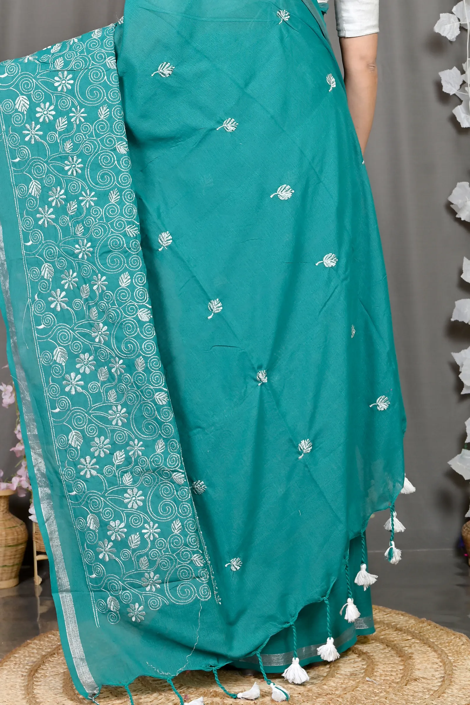 DipDiya Cotton Blended Green Paru Bengali Heritage Handloom Sarees