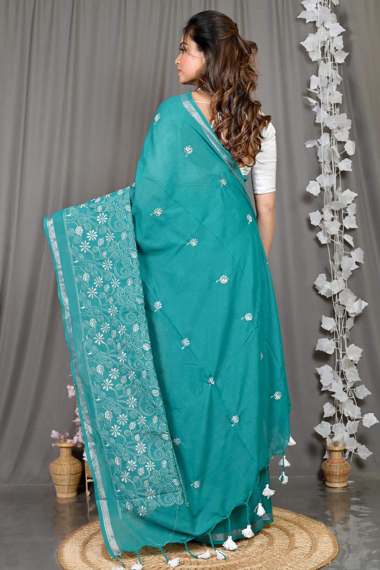 DipDiya Cotton Blended Green Paru Bengali Heritage Handloom Sarees