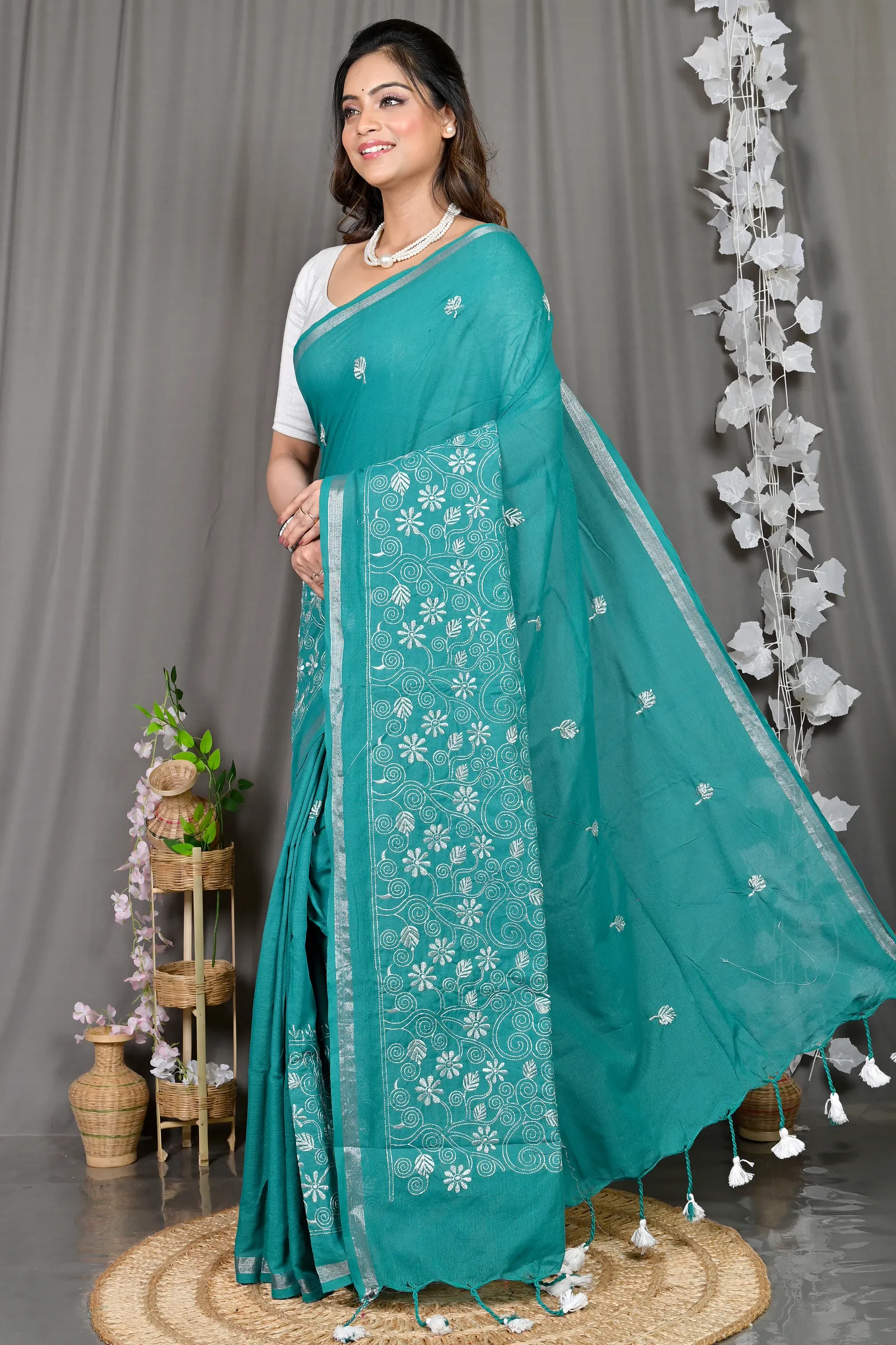 DipDiya Cotton Blended Green Paru Bengali Heritage Handloom Sarees