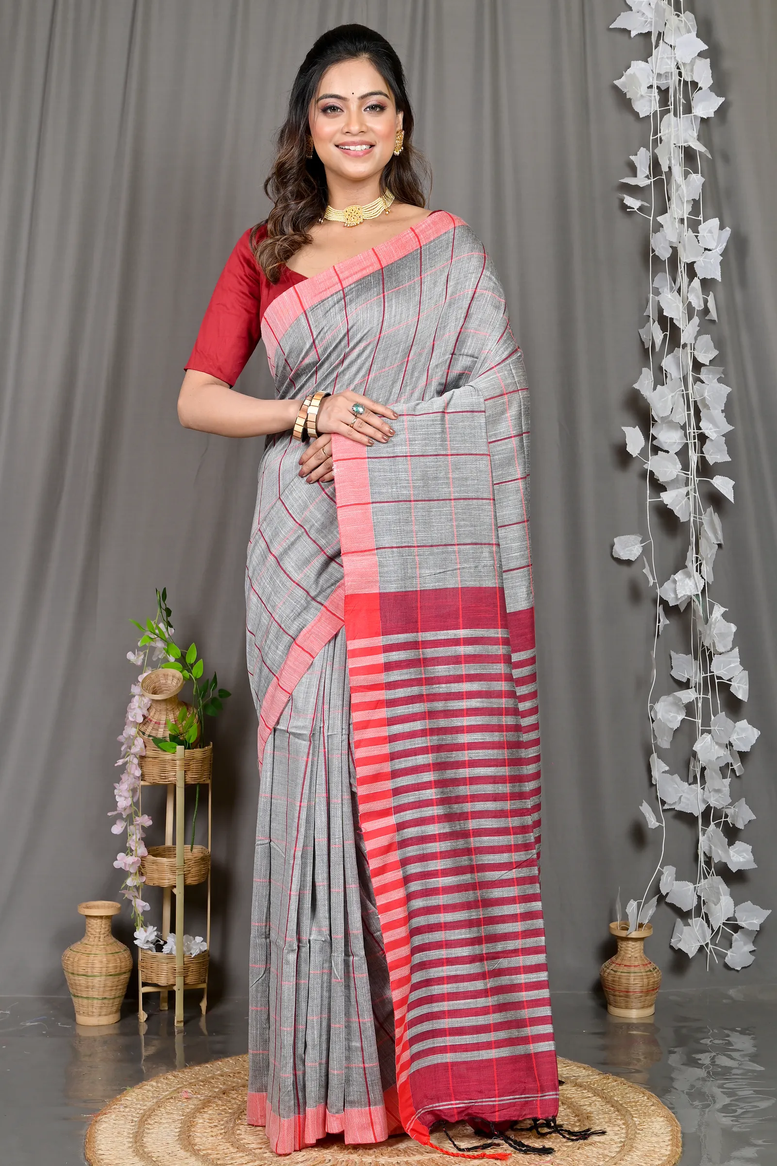 DipDiya Cotton Blended Grey Parodhi Stories of Bengal Handloom Sarees