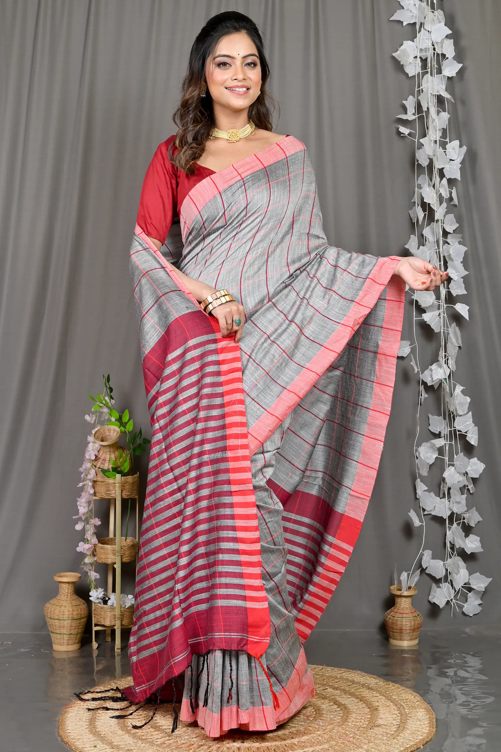 DipDiya Cotton Blended Grey Parodhi Stories of Bengal Handloom Sarees