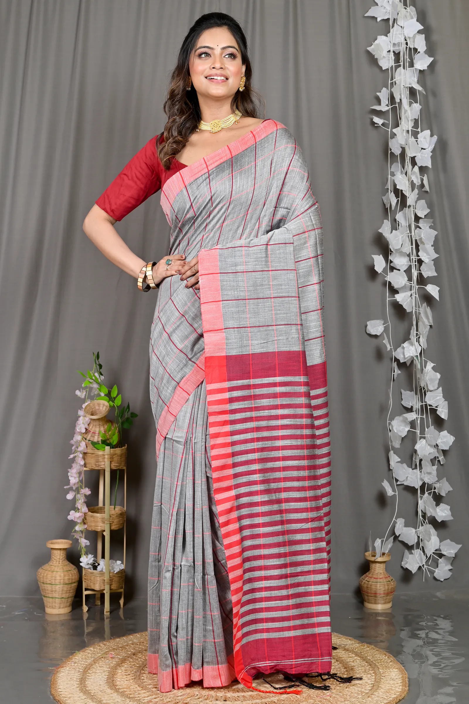 DipDiya Cotton Blended Grey Parodhi Stories of Bengal Handloom Sarees