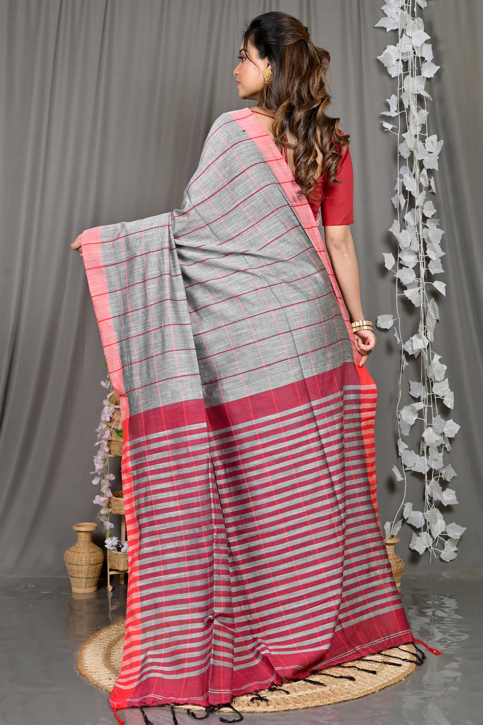 DipDiya Cotton Blended Grey Parodhi Stories of Bengal Handloom Sarees