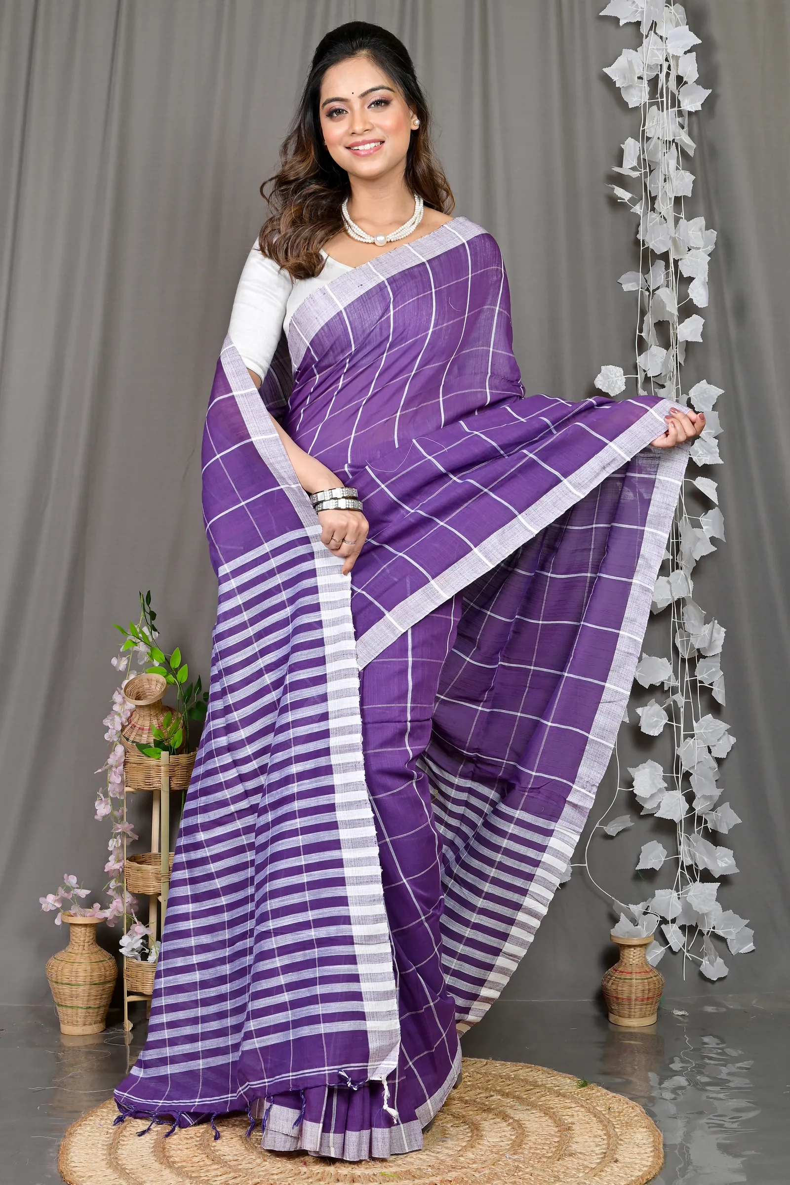 DipDiya Cotton Blended Lavender Parodhi Rooted in Bengal Handloom Sarees