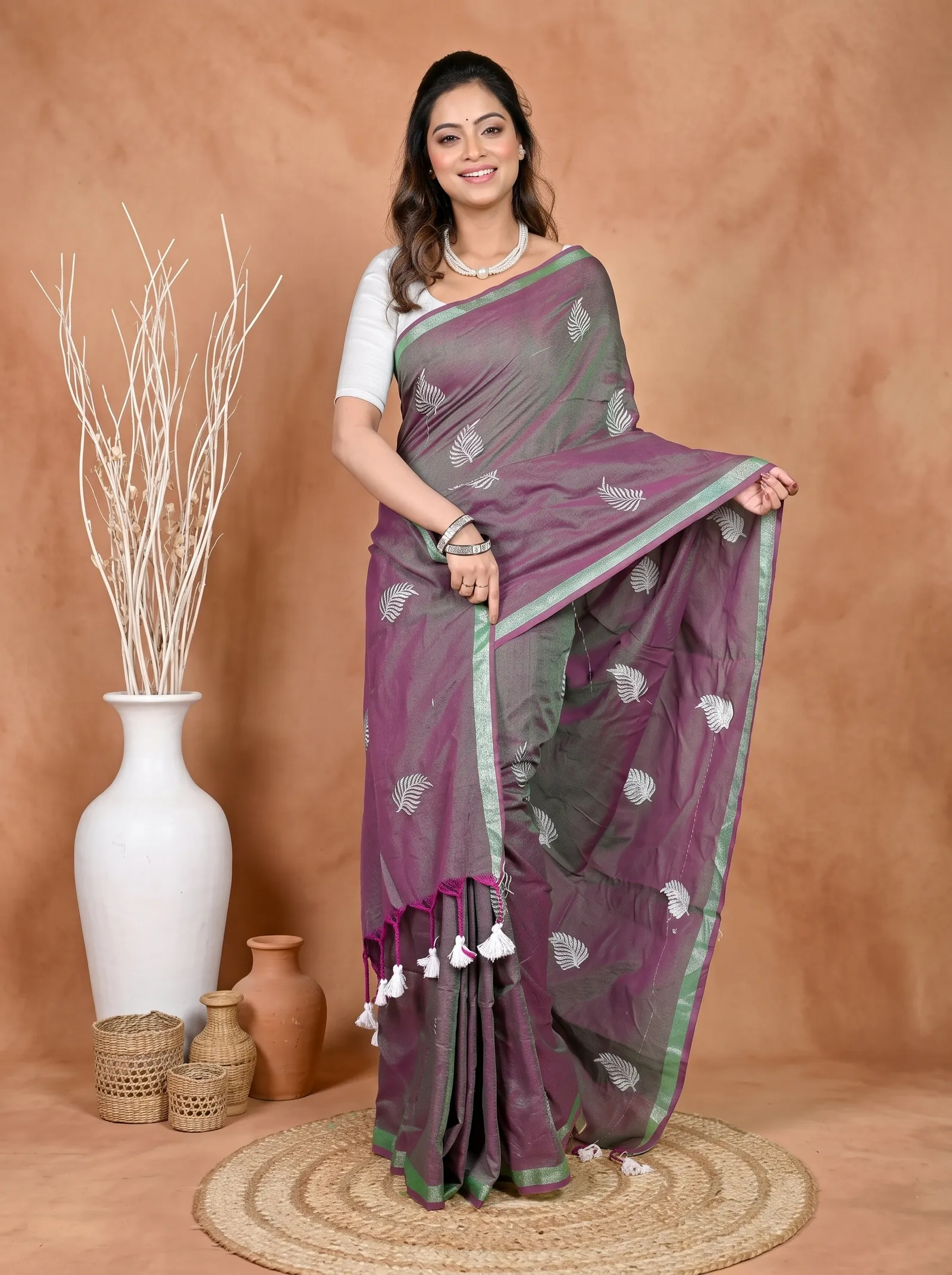 DipDiya Cotton Blended Light Purple Parin Weaves with a Story Handloom Sarees