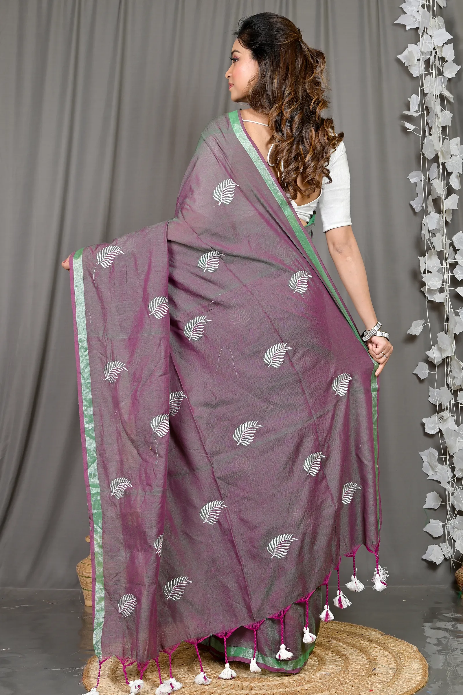 DipDiya Cotton Blended Light Purple Parin Weaves with a Story Handloom Sarees