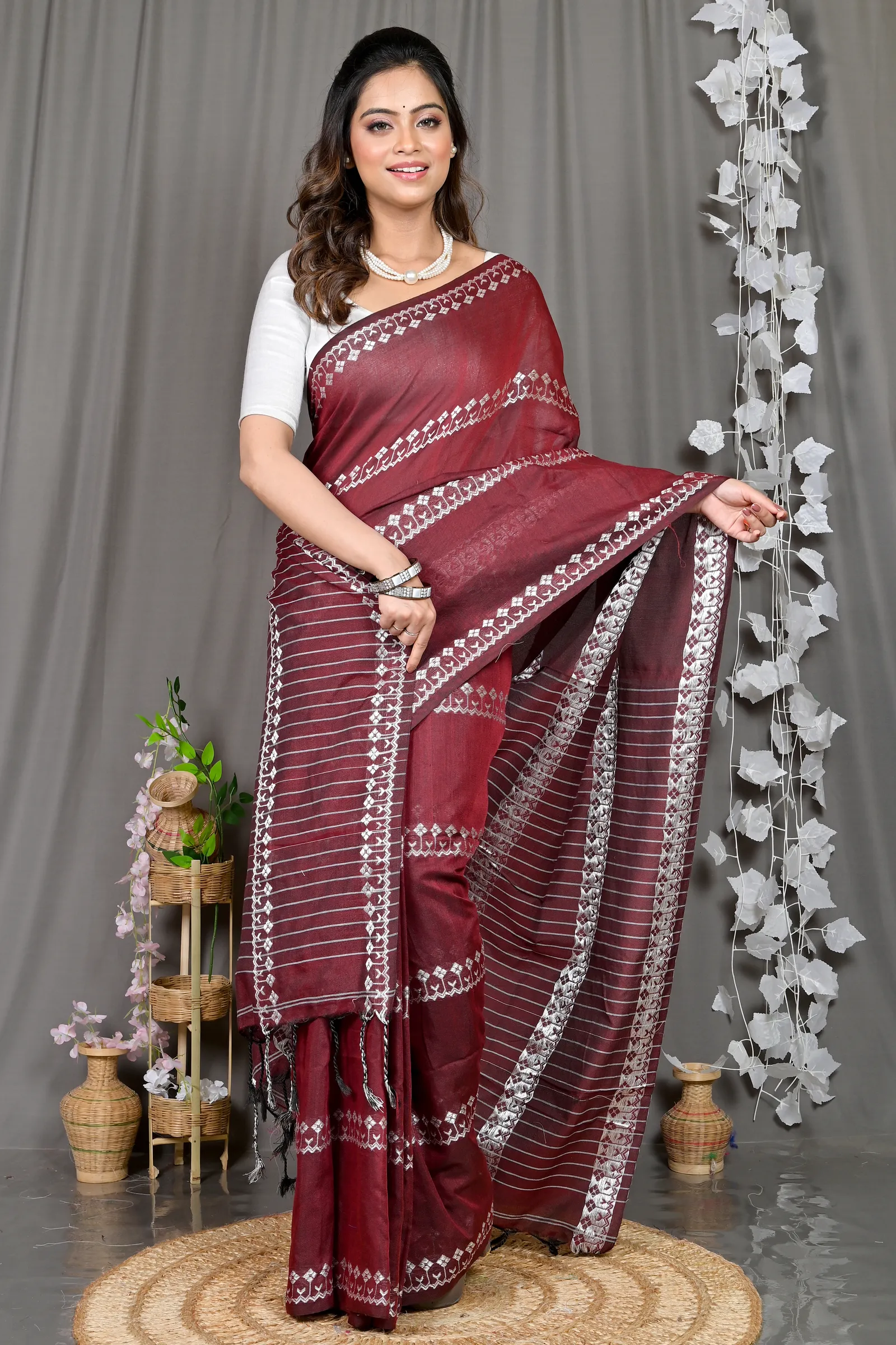 DipDiya Cotton Blended Maroon Pareta Effortless Tradition Handloom Sarees