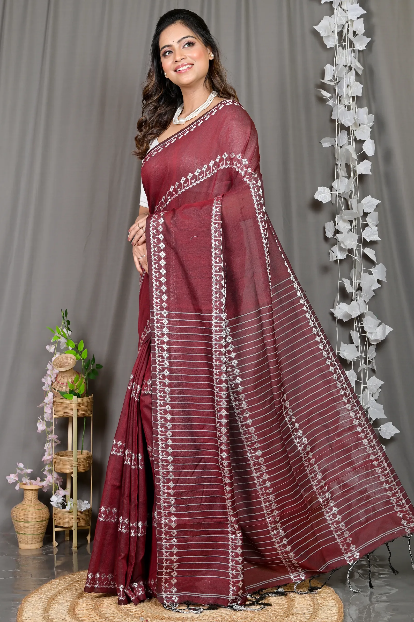 DipDiya Cotton Blended Maroon Pareta Effortless Tradition Handloom Sarees