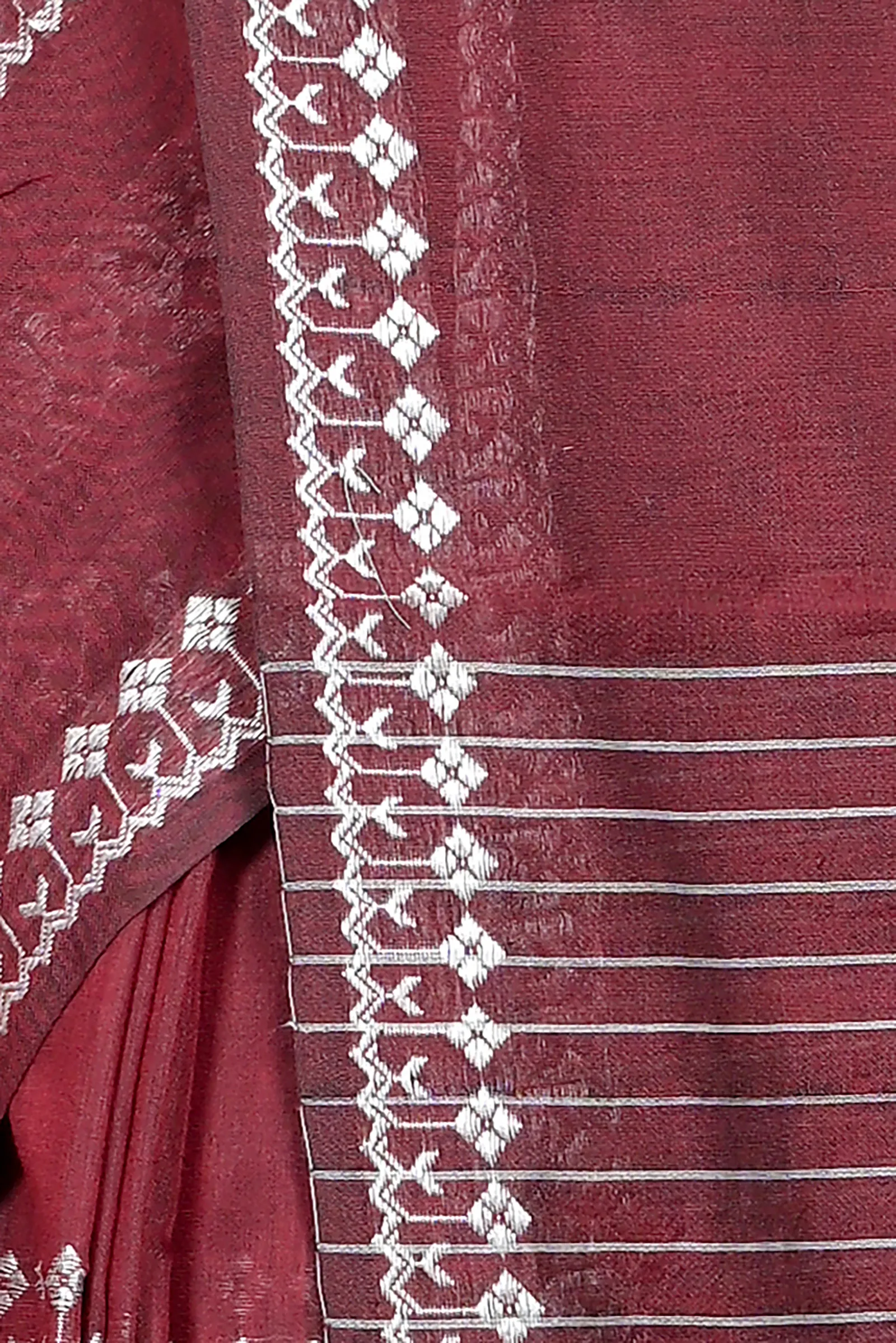 DipDiya Cotton Blended Maroon Pareta Effortless Tradition Handloom Sarees
