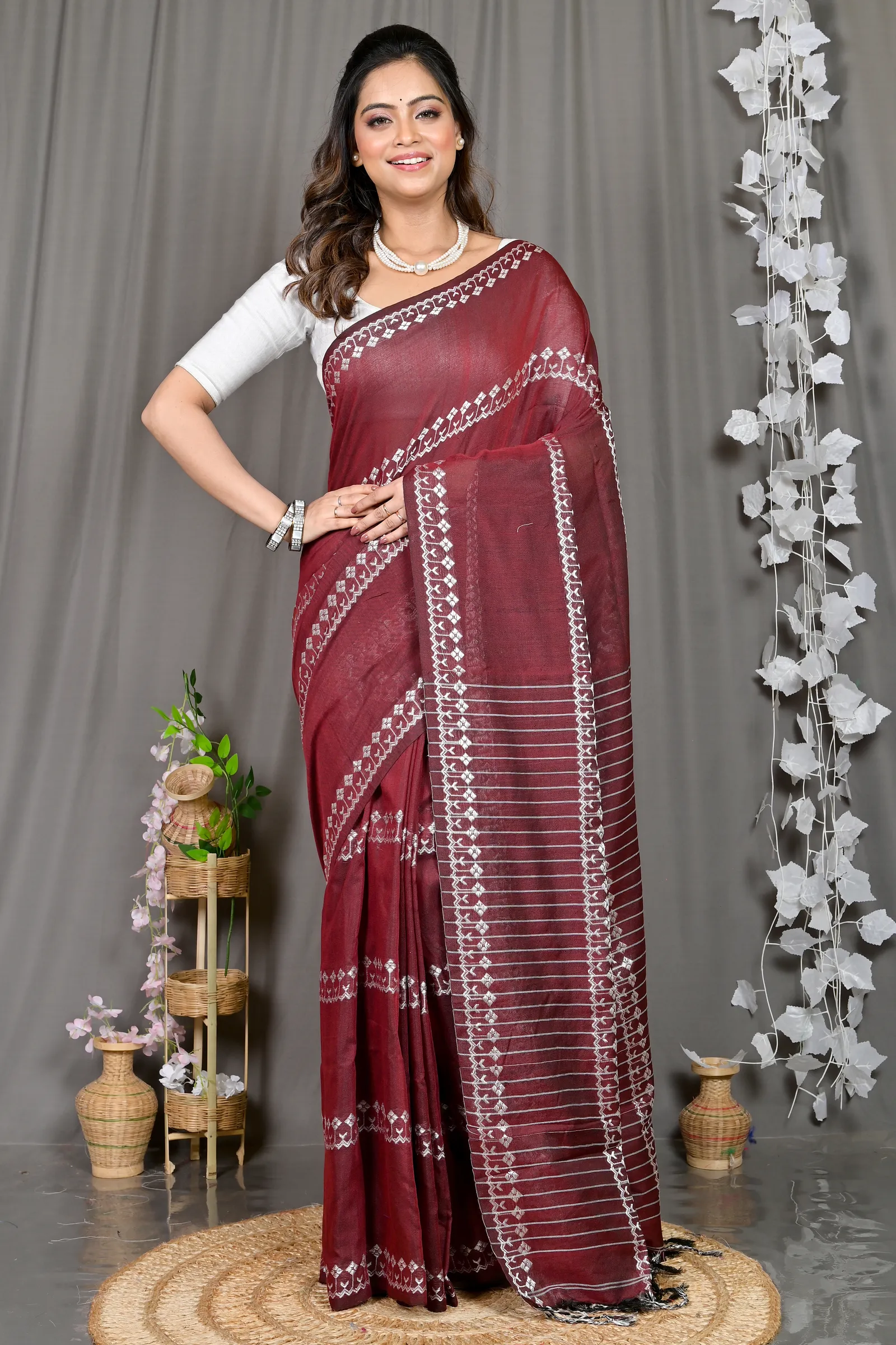 DipDiya Cotton Blended Maroon Pareta Effortless Tradition Handloom Sarees