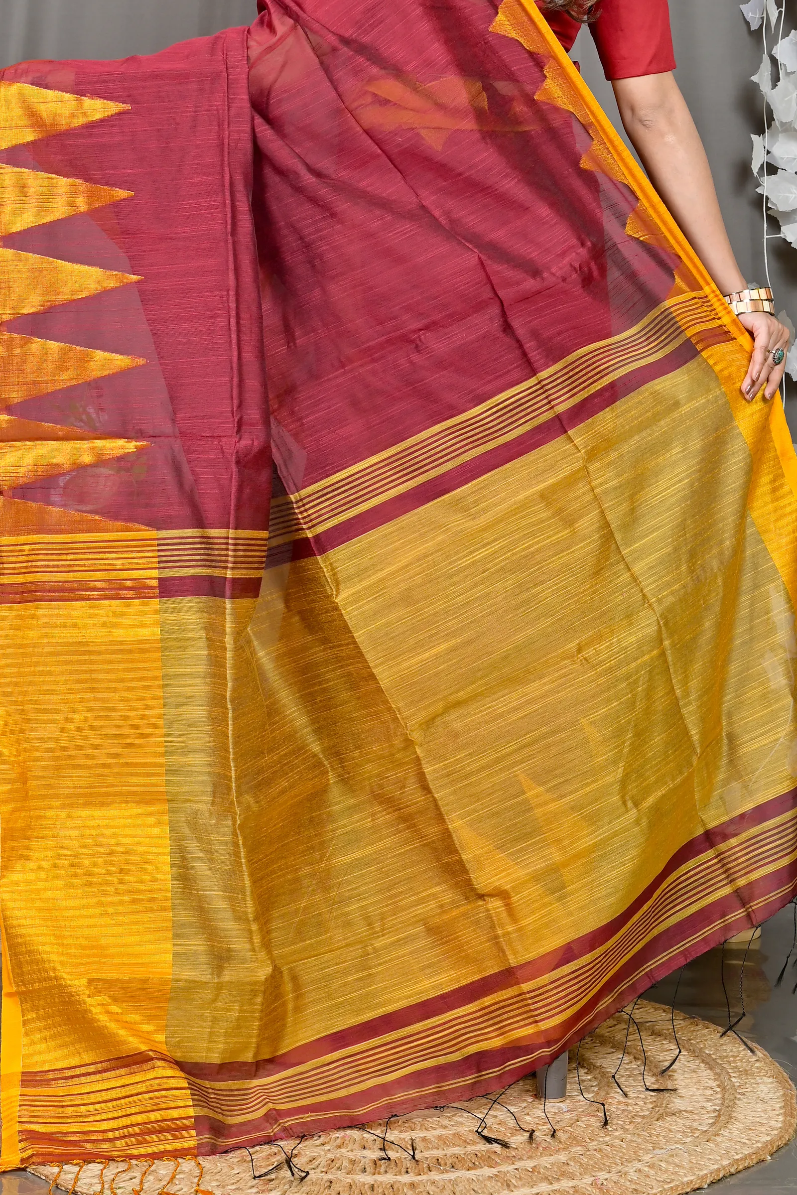 DipDiya Cotton Blended Maroon Pariva Crafted by Artisans Handloom Sarees