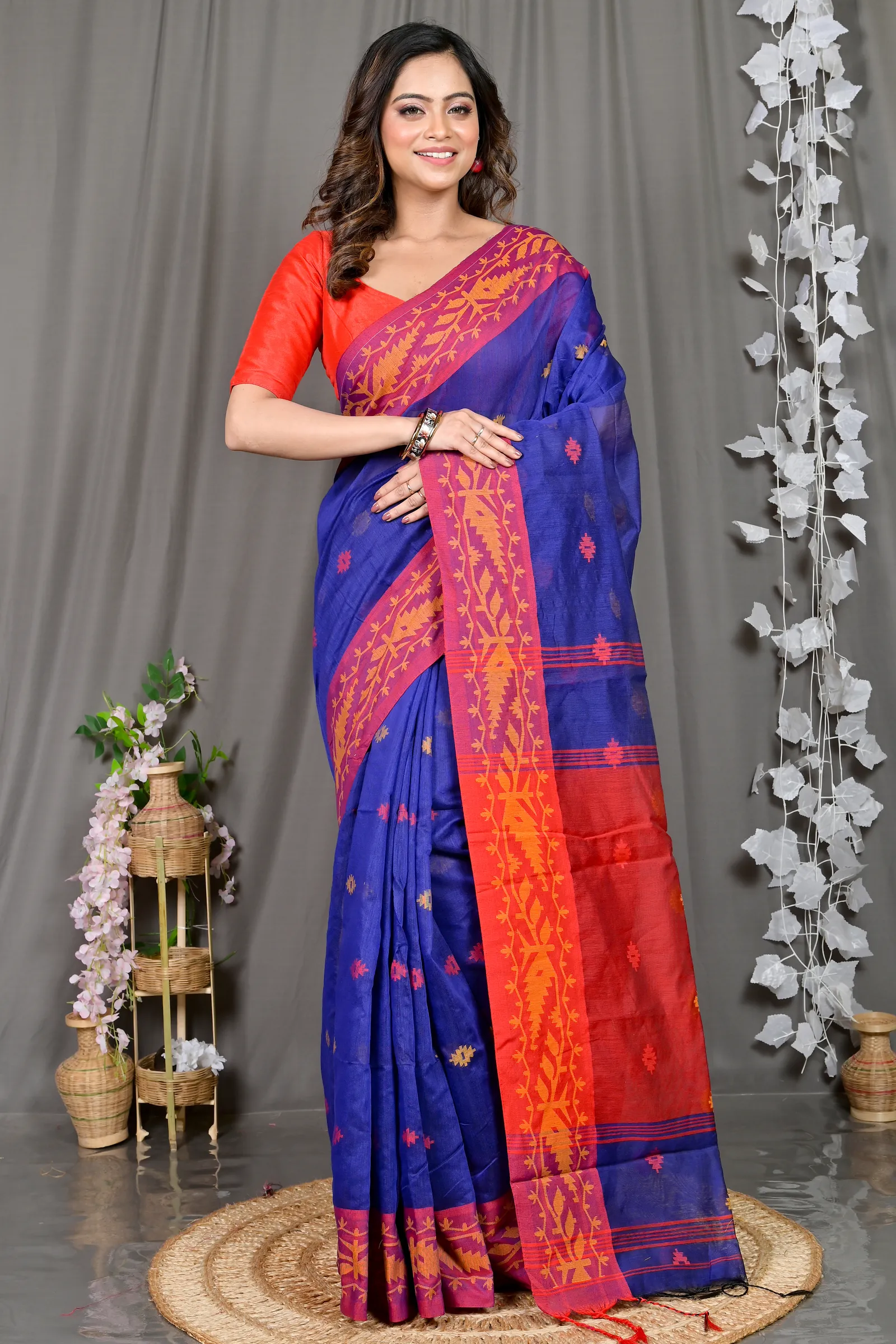DipDiya Cotton Blended Naby Blue Red Parul Effortless Tradition Handloom Sarees