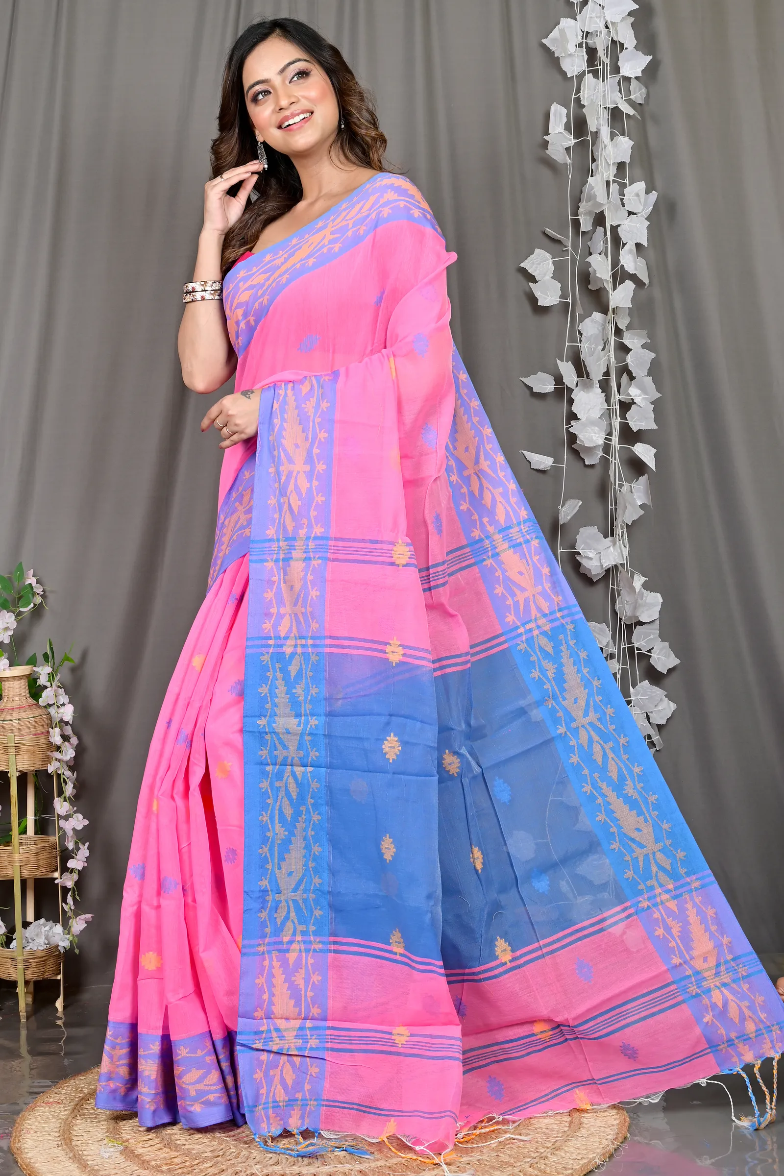 DipDiya Cotton Blended Pink Blue Parul Elegance in Every Weave Handloom Sarees