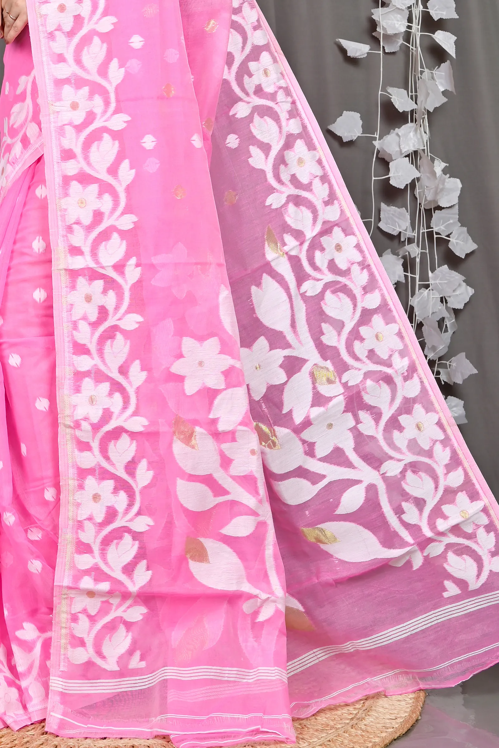 DipDiya Cotton Blended Pink Parinit Woven with Tradition Jamdani Sarees