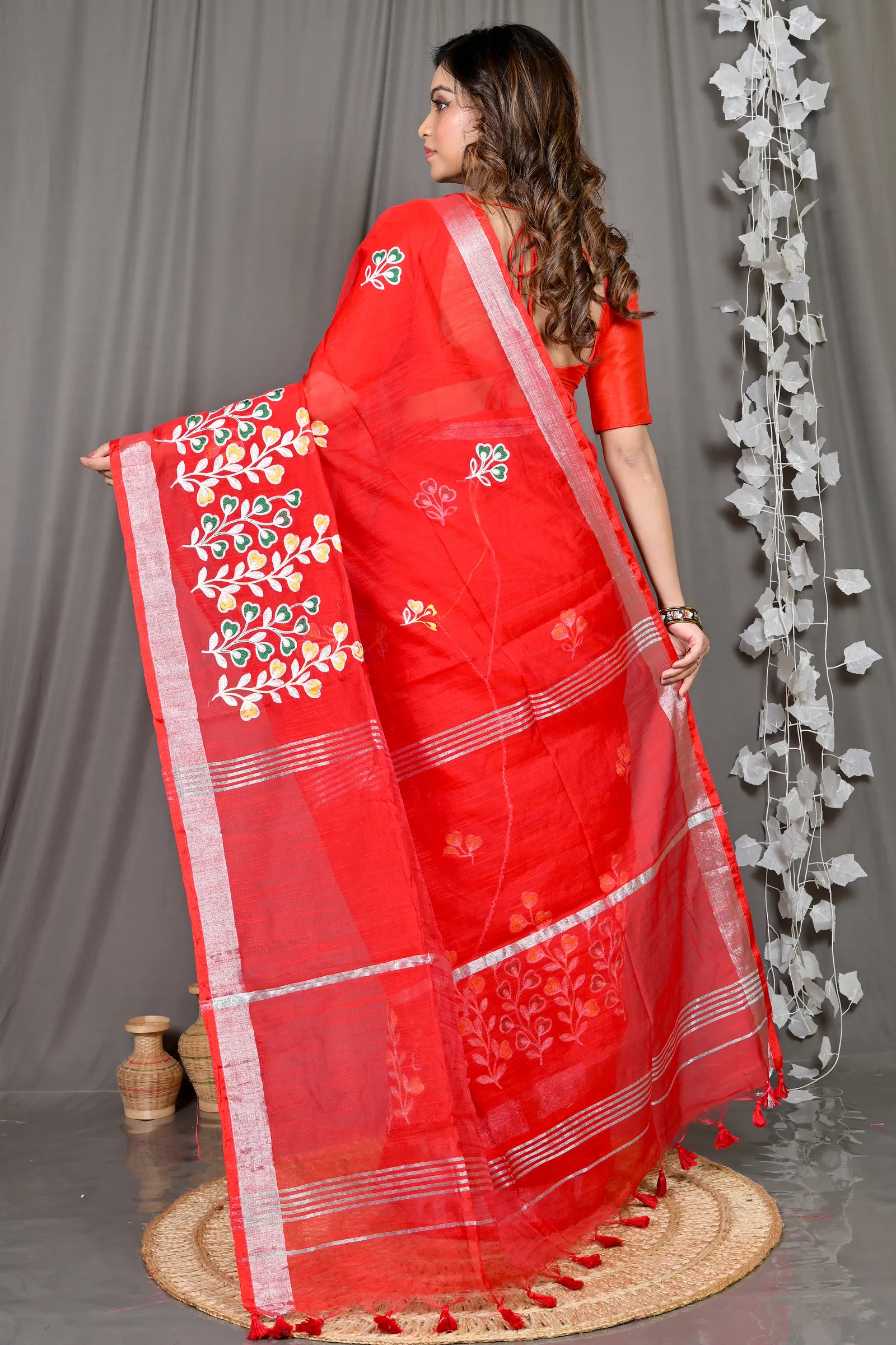 DipDiya Cotton Blended Red Paroni Traditional Elegance Embroidery Handloom sarees