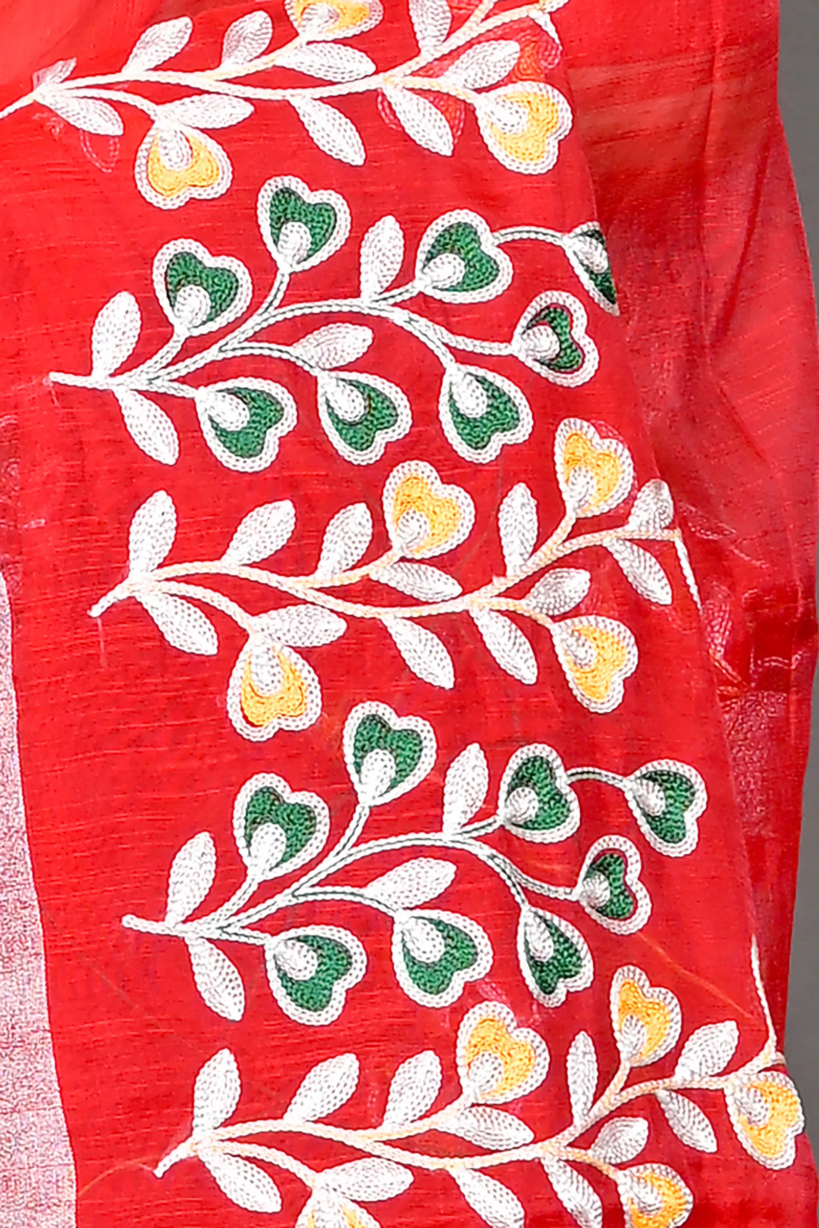 DipDiya Cotton Blended Red Paroni Traditional Elegance Embroidery Handloom sarees