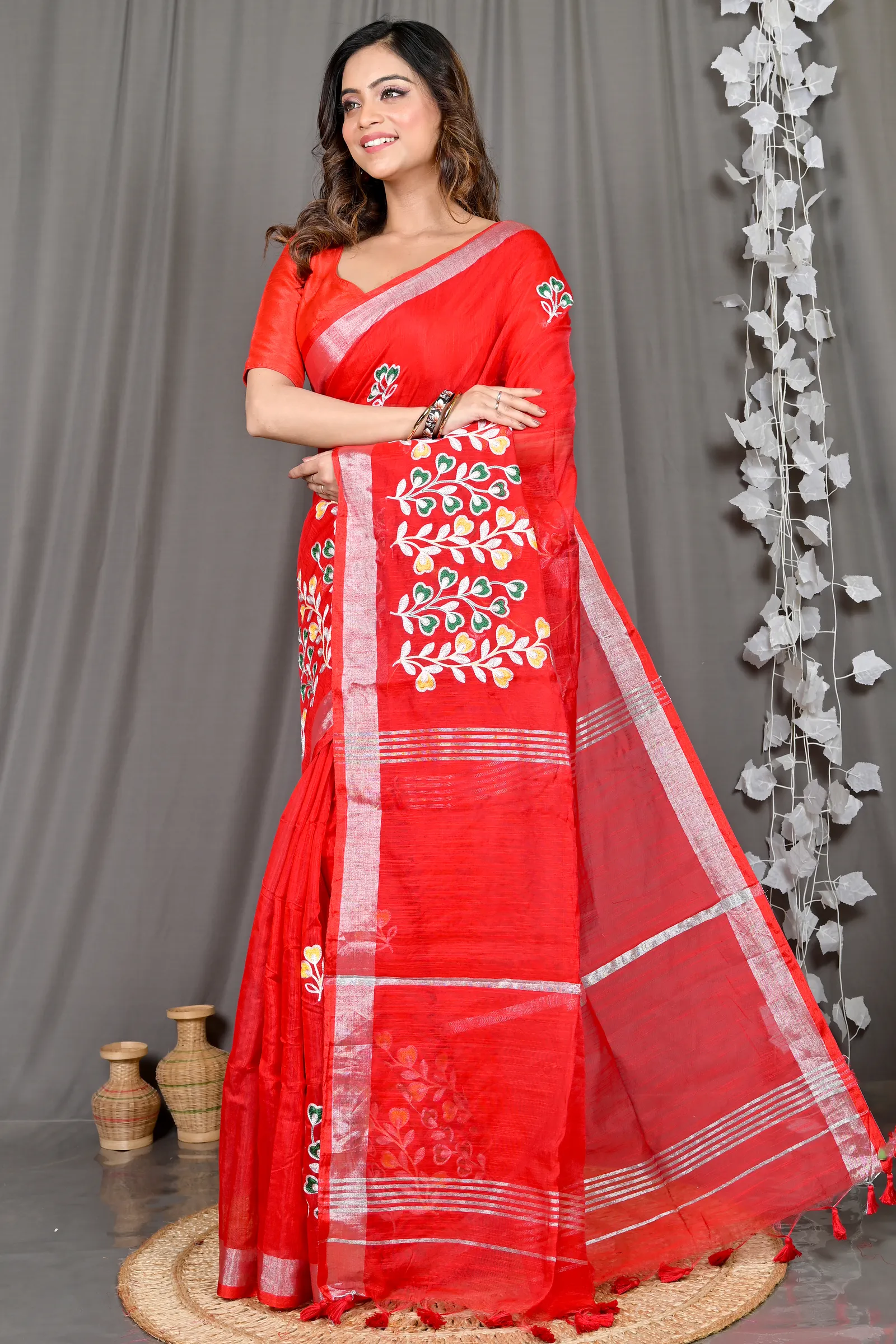 DipDiya Cotton Blended Red Paroni Traditional Elegance Embroidery Handloom sarees
