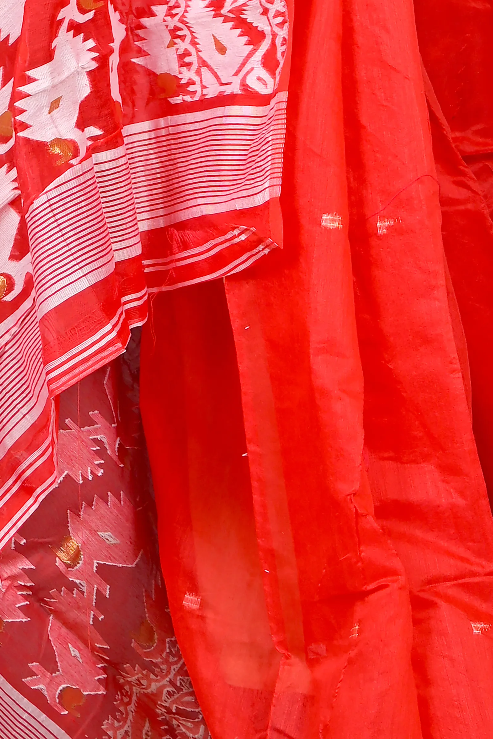 DipDiya Cotton Blended Red White Parv Heritage of Bengal Jamdani Sarees