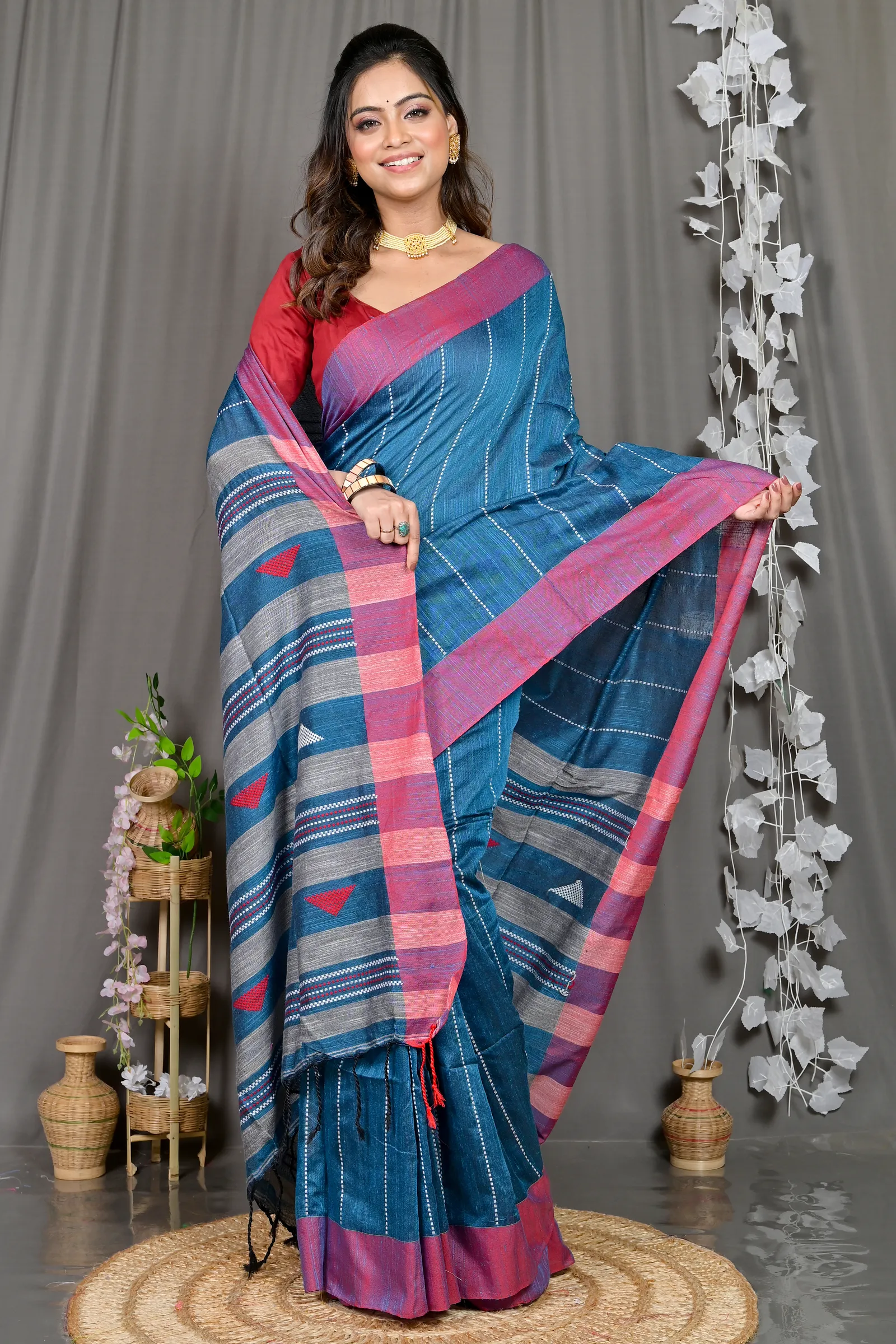 DipDiya Cotton Blended Royal Blue Parnika Heritage You Can Wear Handloom Sarees