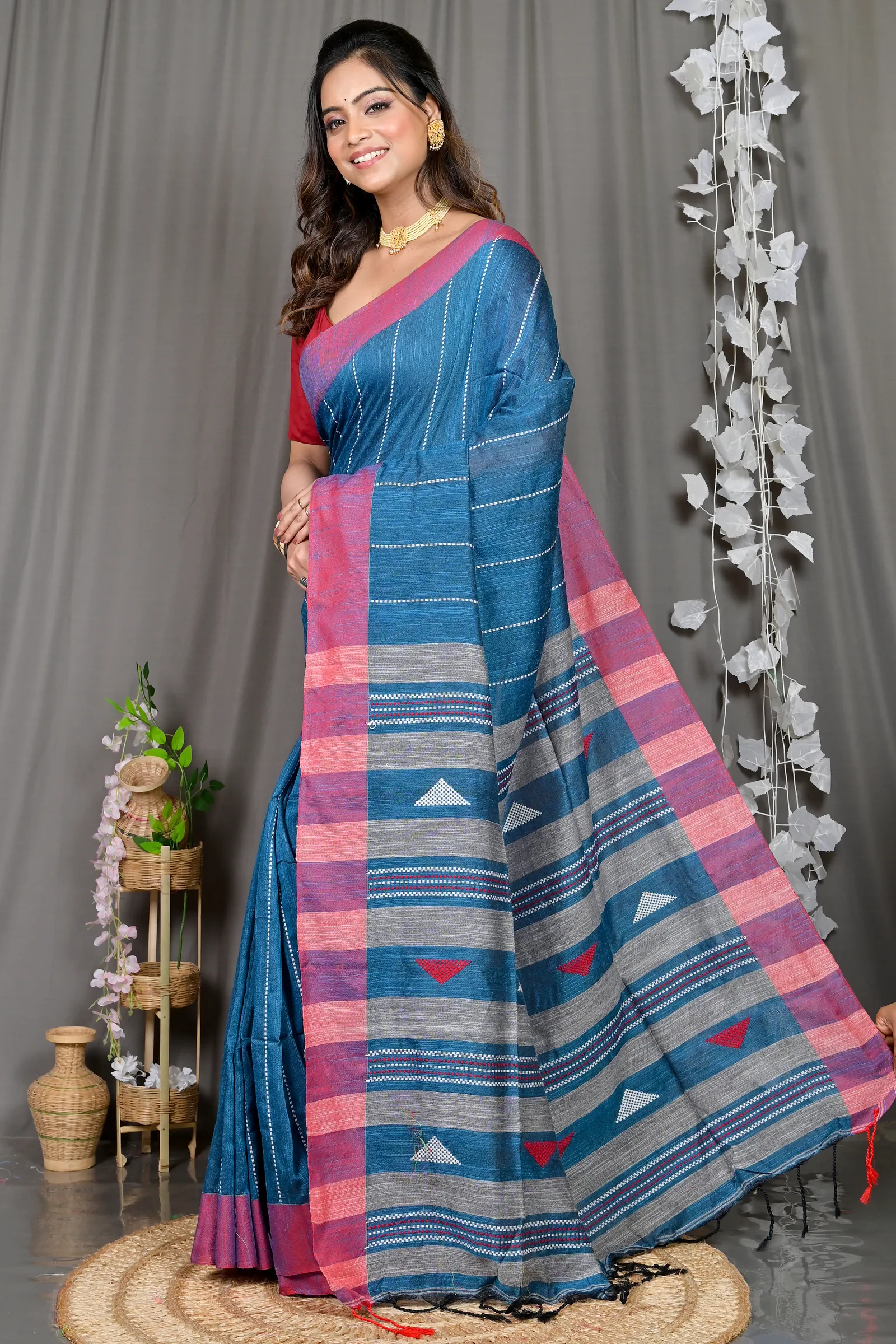 DipDiya Cotton Blended Royal Blue Parnika Heritage You Can Wear Handloom Sarees
