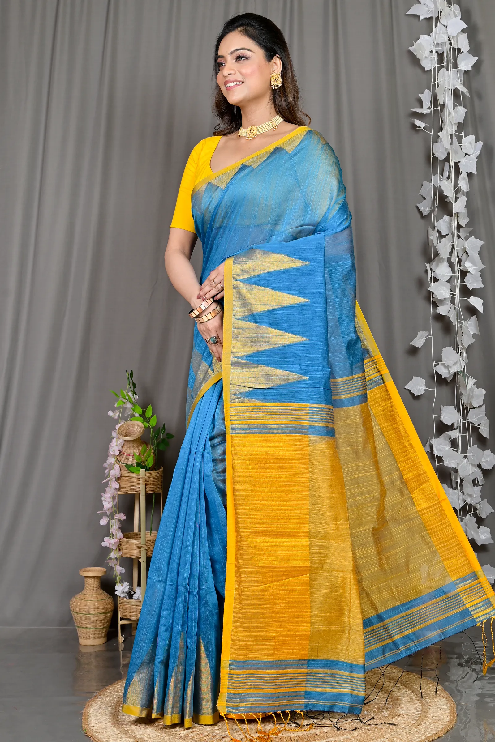 DipDiya Cotton Blended Sky Blue Pariva Classic Grace Handloom Sarees