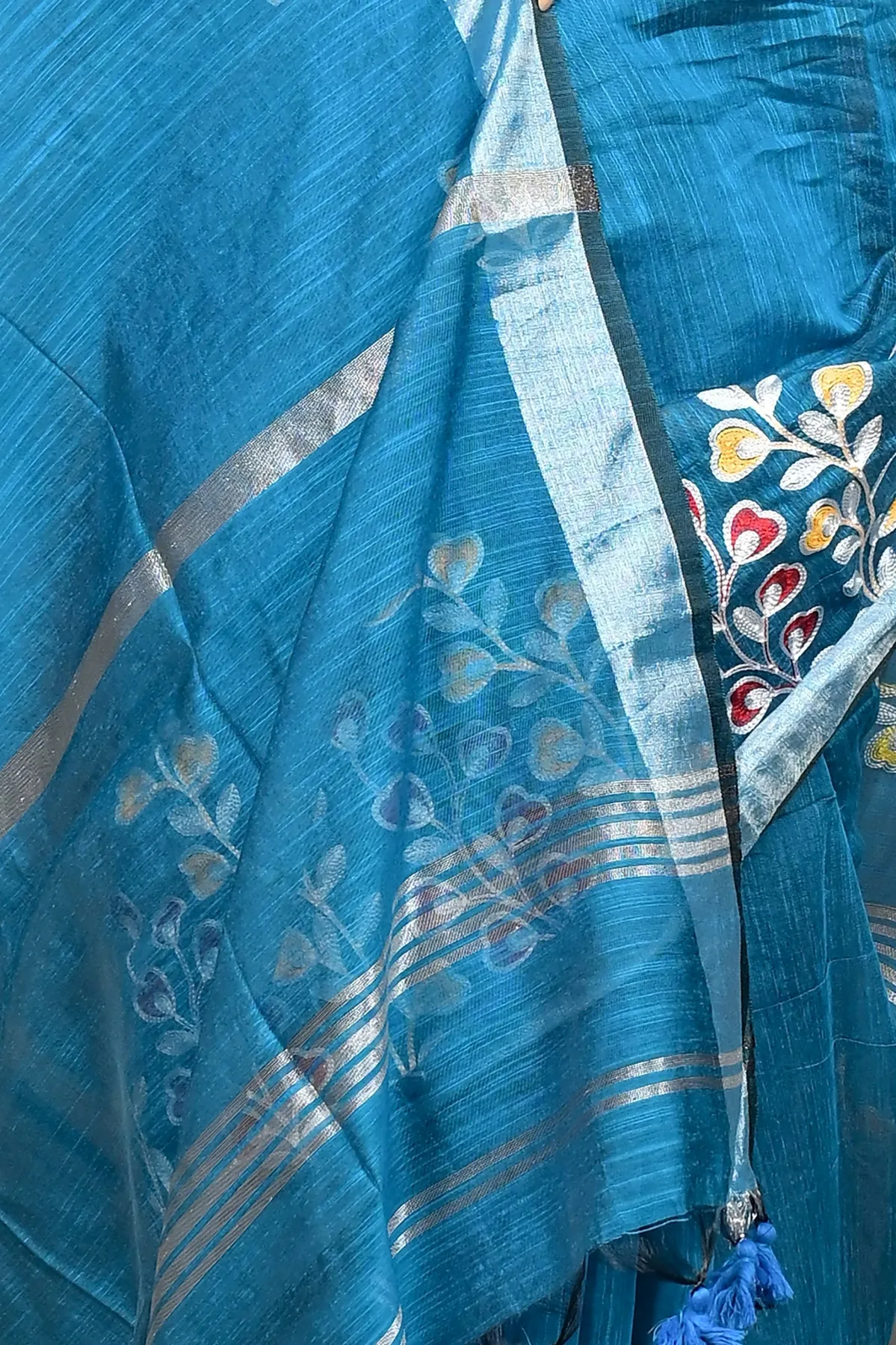 DipDiya Cotton Blended Sky Blue Paroni Heritage of Bengali Embroidery Handloom sarees
