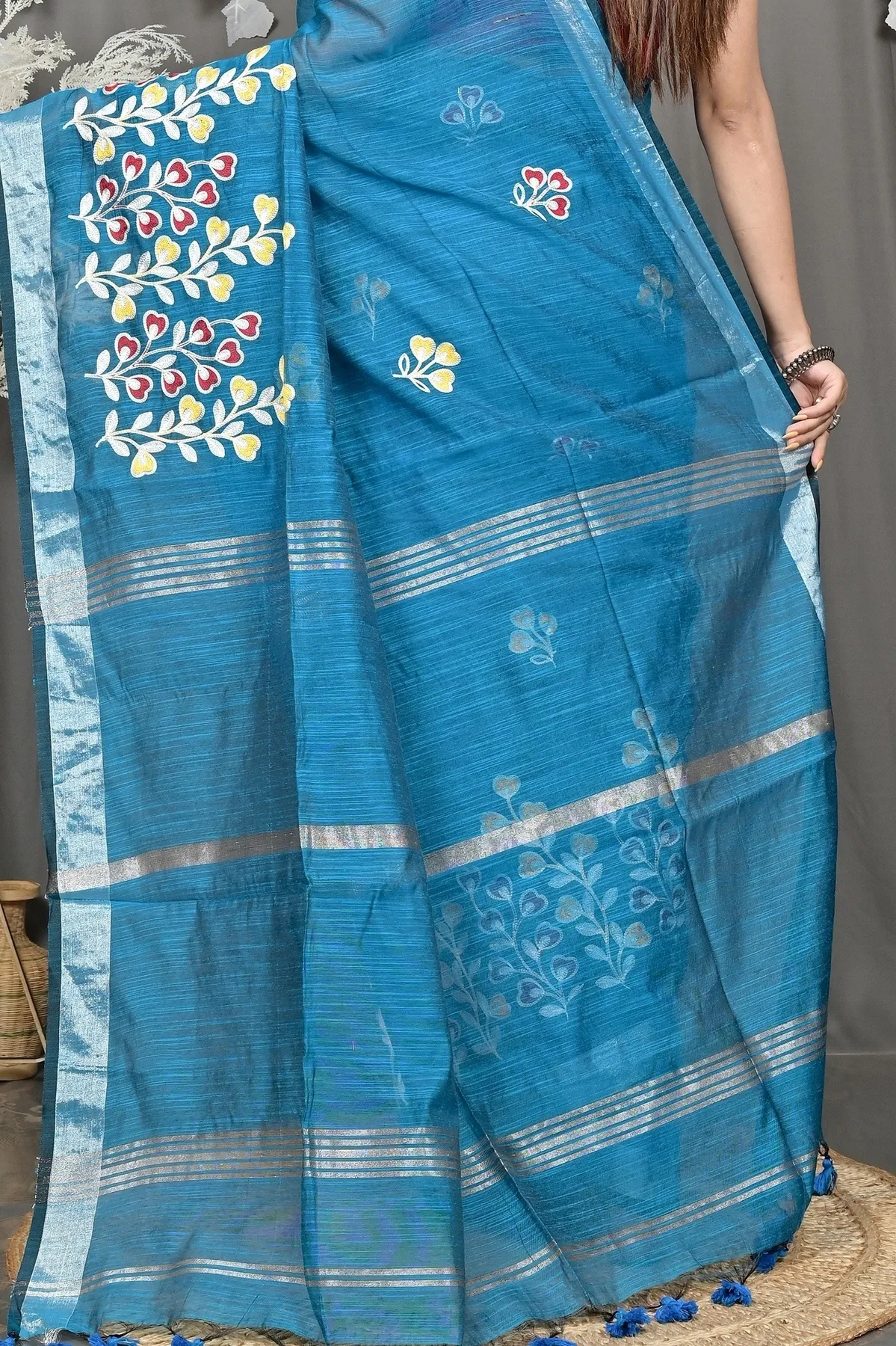 DipDiya Cotton Blended Sky Blue Paroni Heritage of Bengali Embroidery Handloom sarees