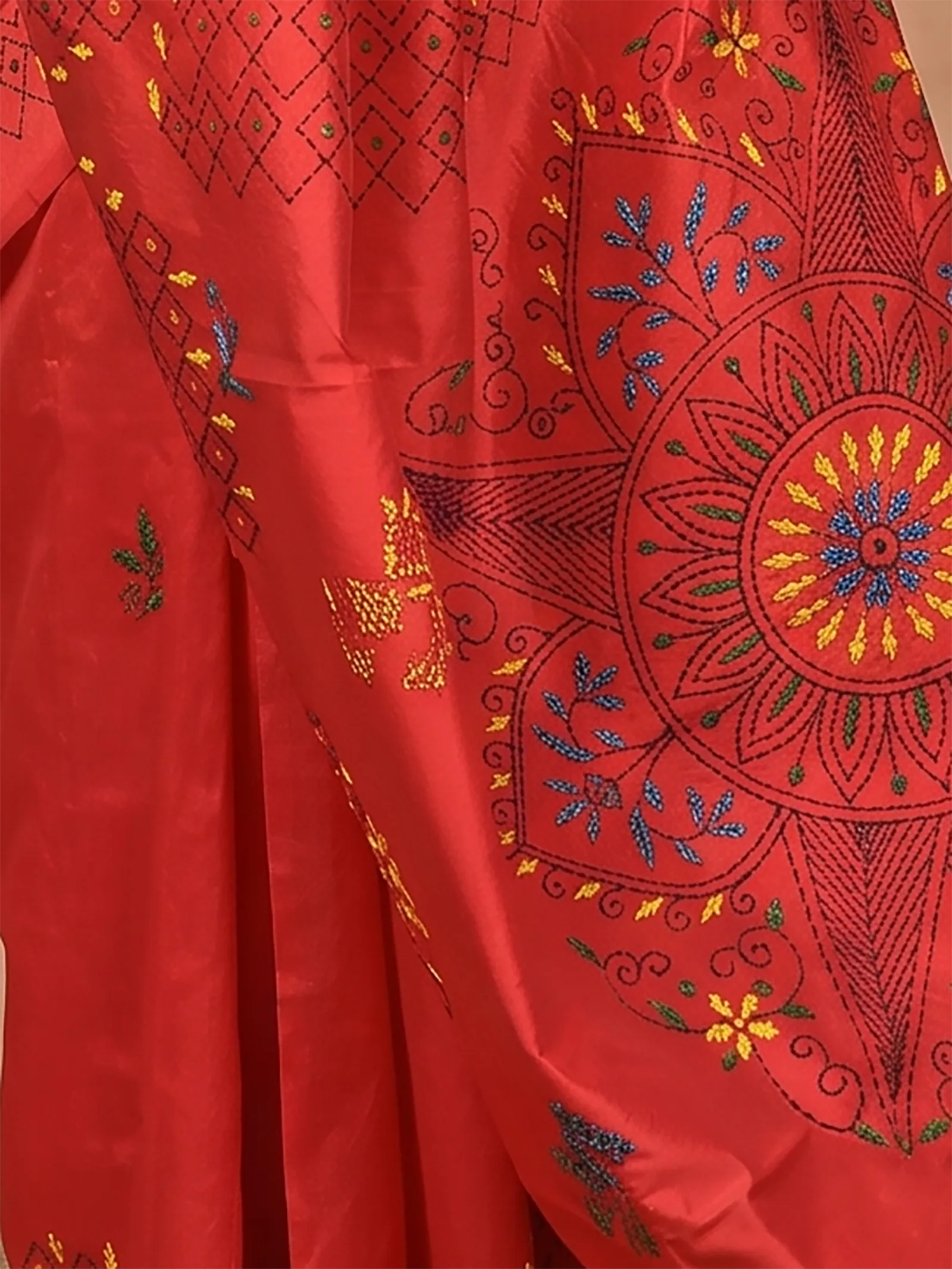 DipDiya Cotton Blended  Traditional Bengali Red Artisan Crafted Soumika Kantha Stitch Saree