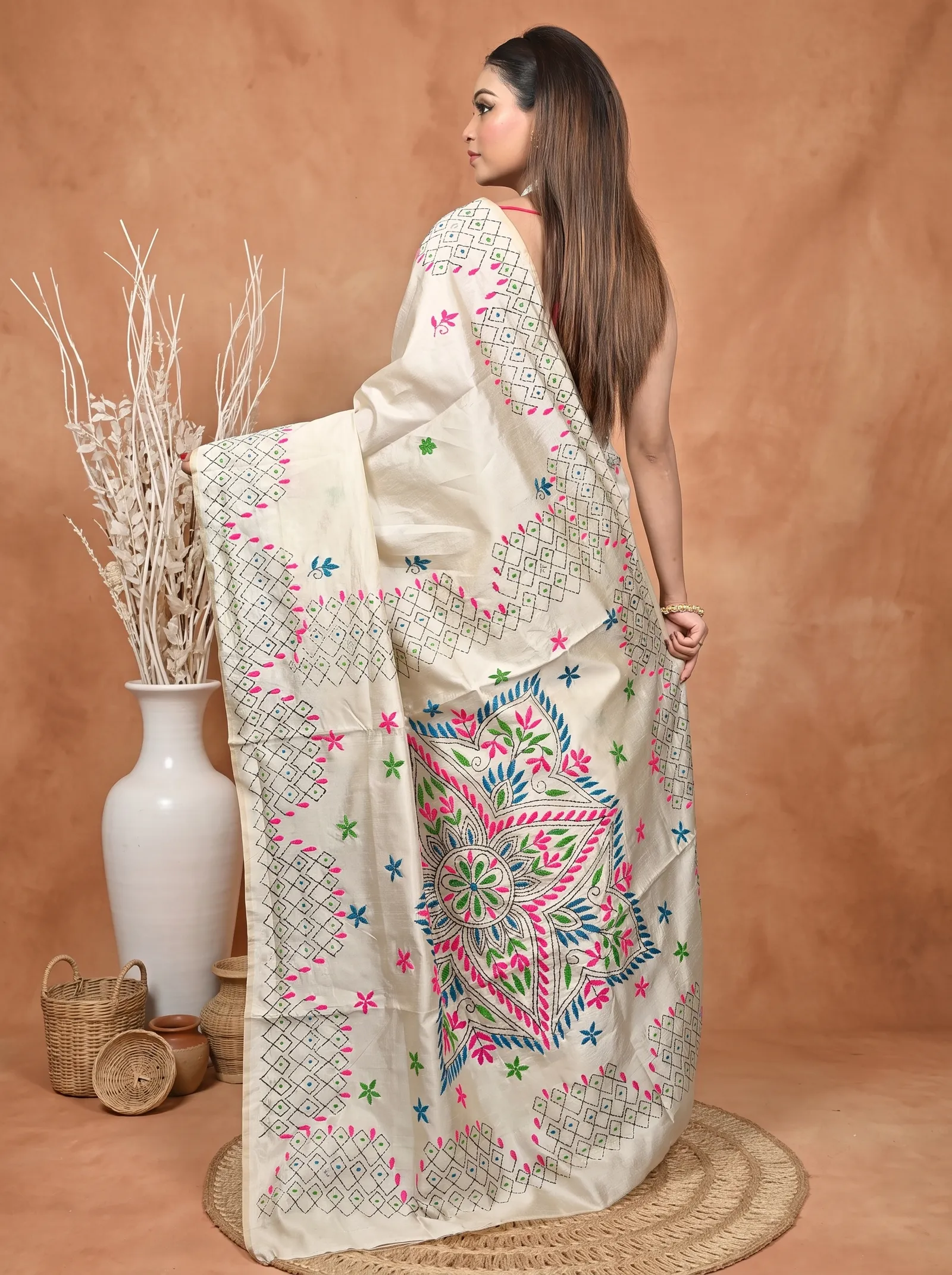 DipDiya Cotton Blended  Traditional Bengali White Artisan Crafted Soumika Kantha Stitch Saree