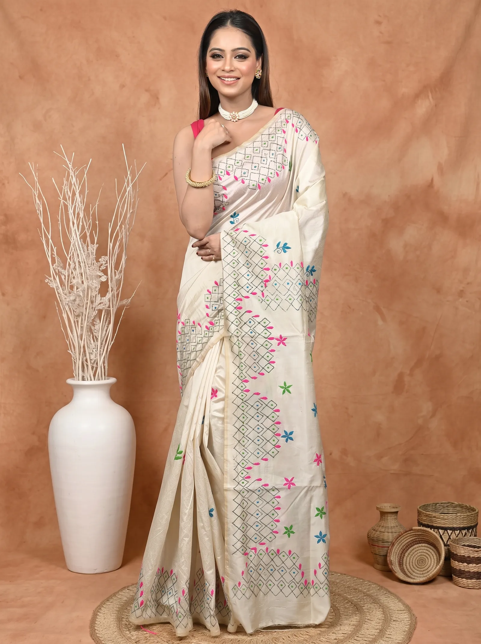 DipDiya Cotton Blended  Traditional Bengali White Artisan Crafted Soumika Kantha Stitch Saree