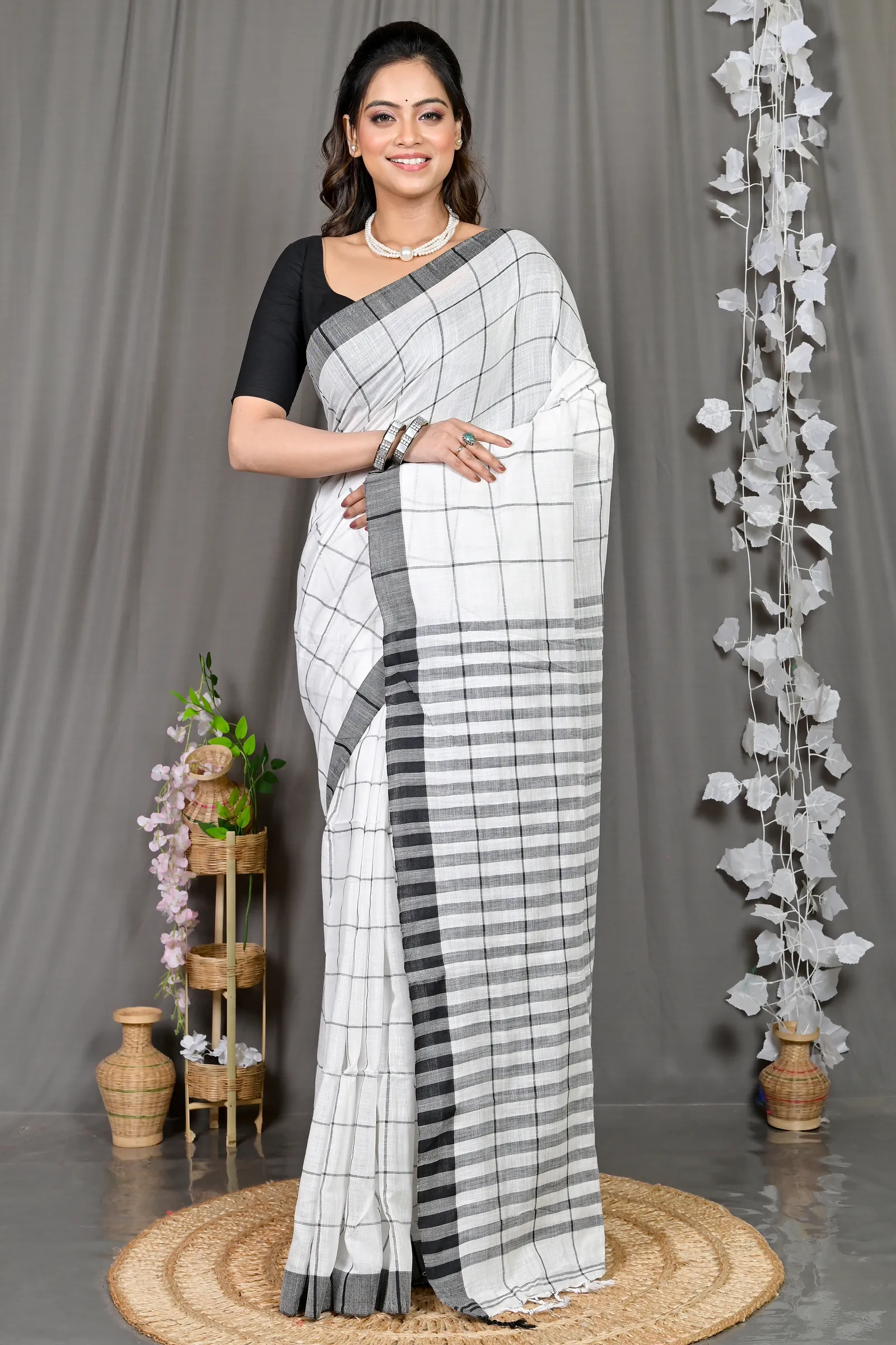 DipDiya Cotton Blended White Black Parodhi Loom to Love Handloom Sarees