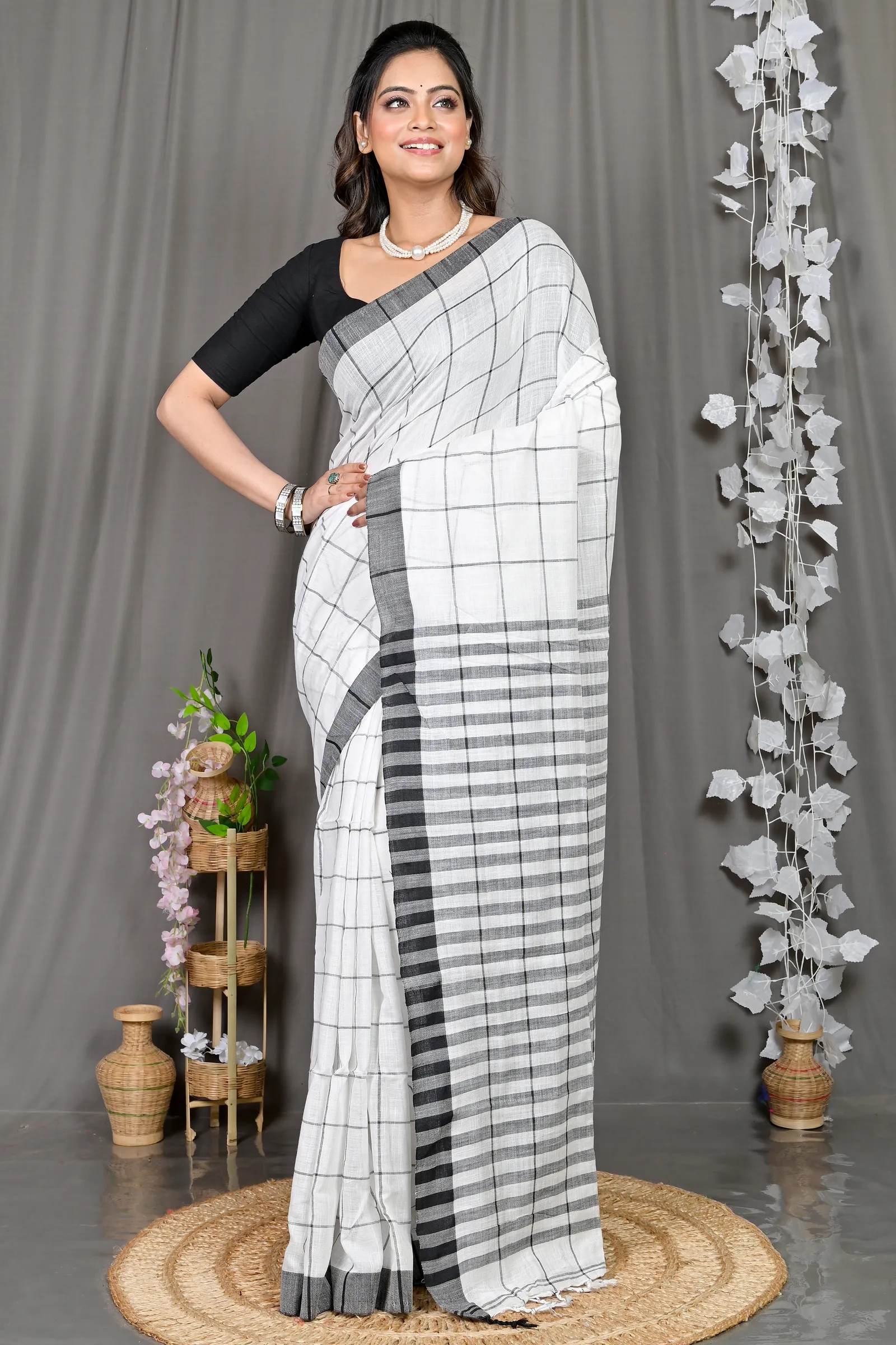 DipDiya Cotton Blended White Black Parodhi Loom to Love Handloom Sarees