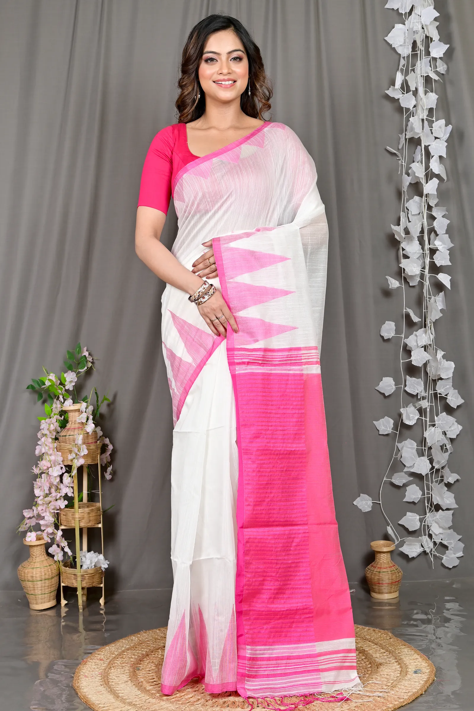DipDiya Cotton Blended White Pariva Bengal’s Legacy Handloom Sarees