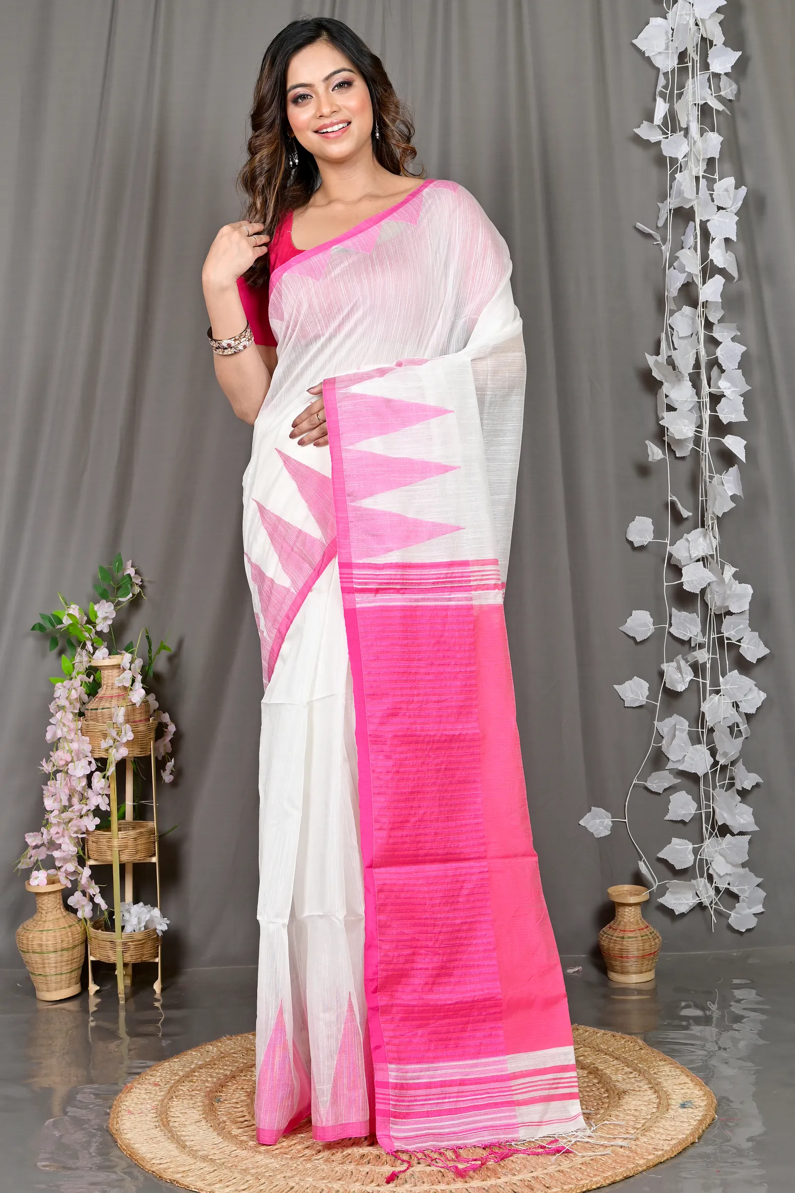 DipDiya Cotton Blended White Pariva Bengal’s Legacy Handloom Sarees