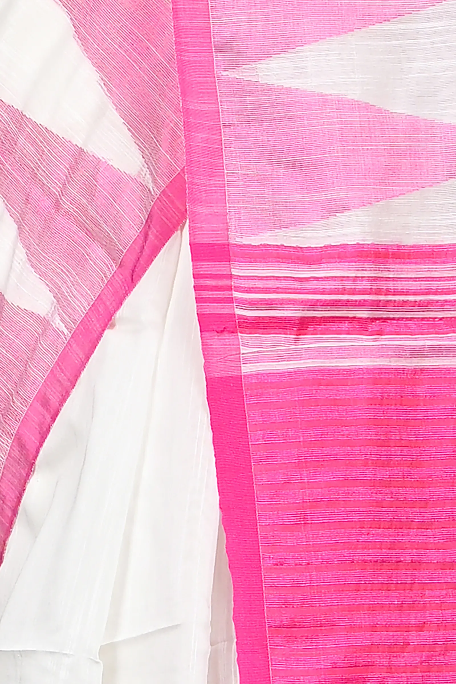 DipDiya Cotton Blended White Pariva Bengal’s Legacy Handloom Sarees