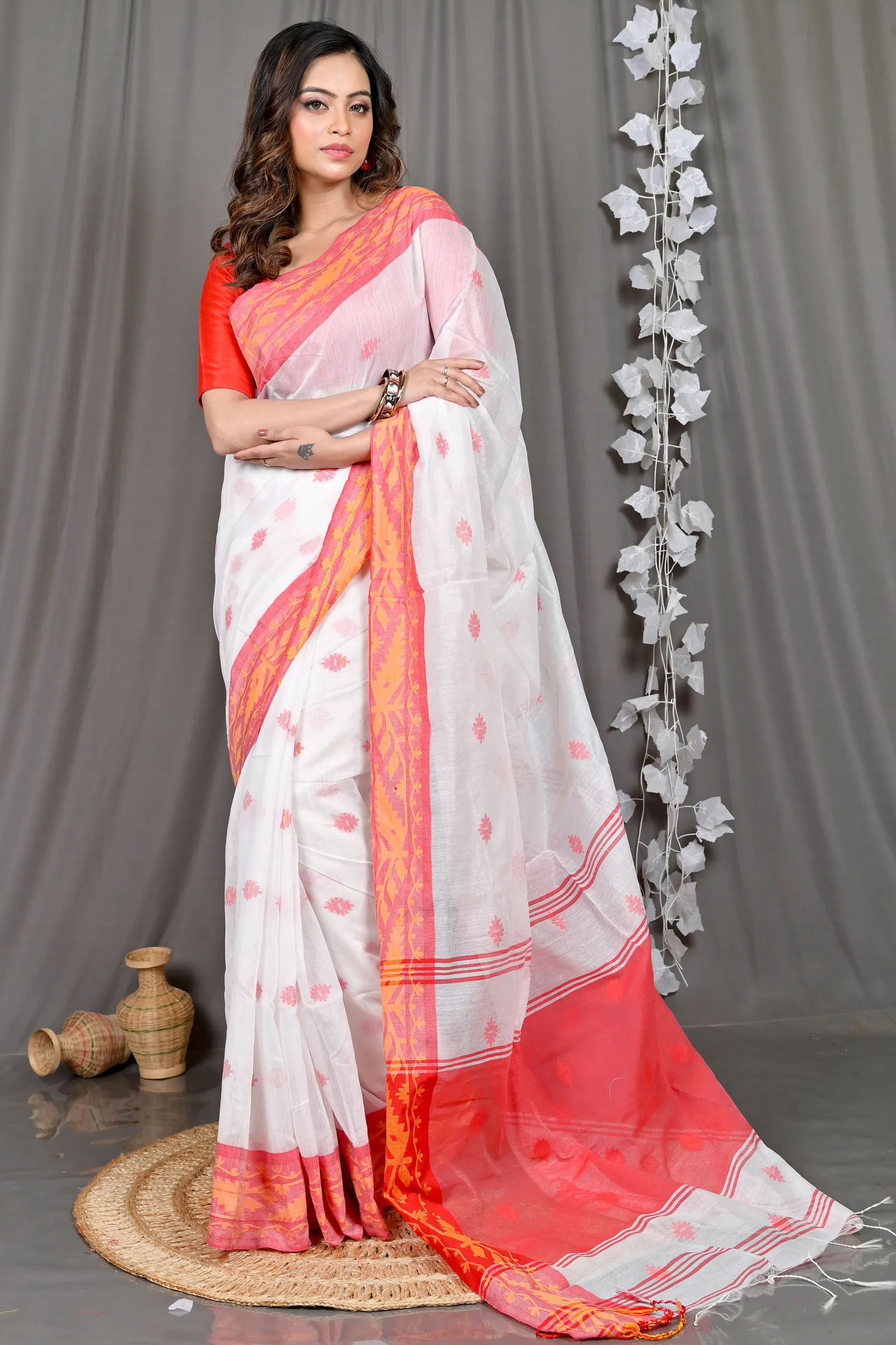 DipDiya Cotton Blended White Red Parul Crafted by Artisans Handloom Sarees