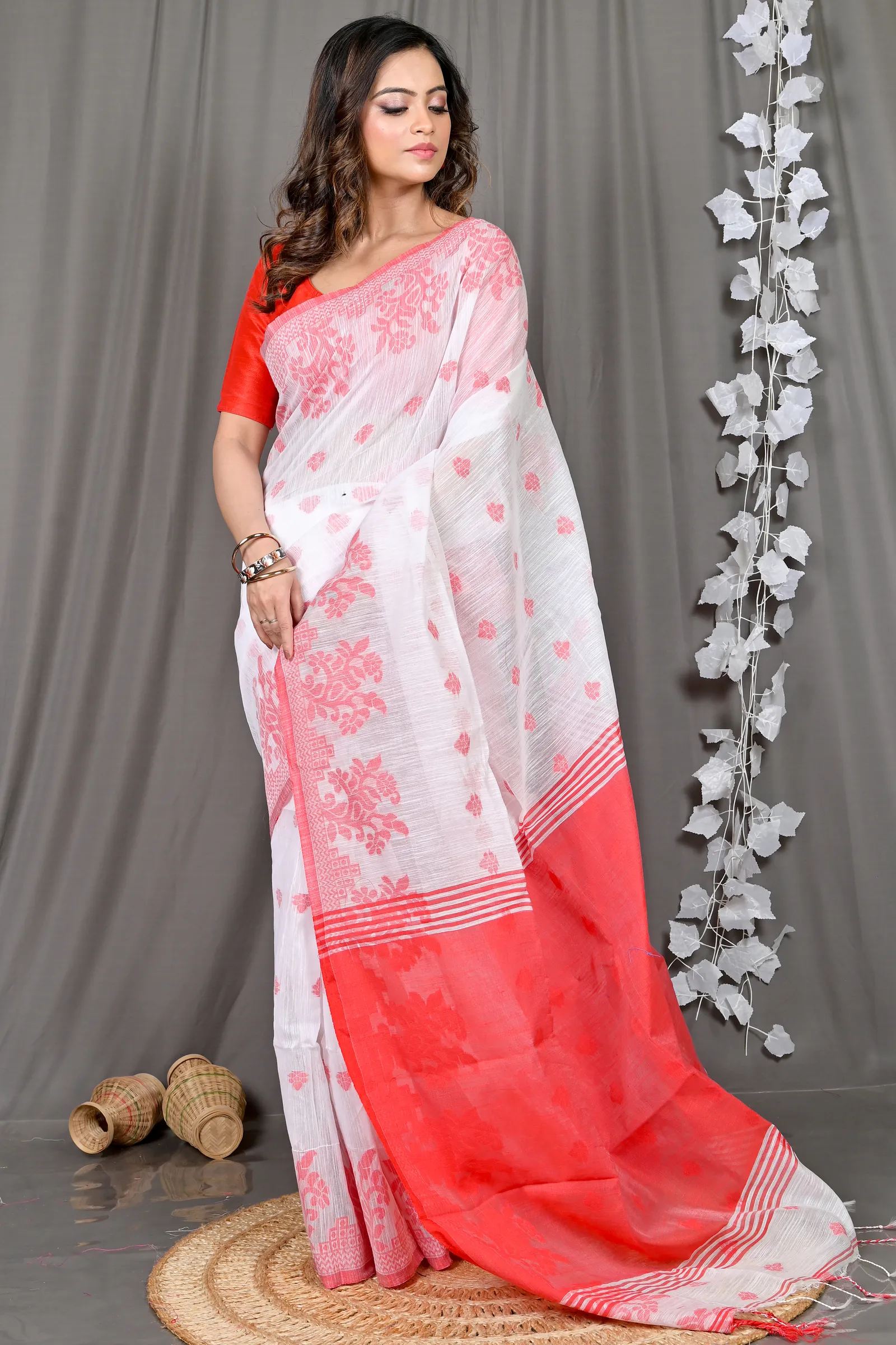 DipDiya Cotton Blended White Red Parup Essence of Bengal Handloom Sarees