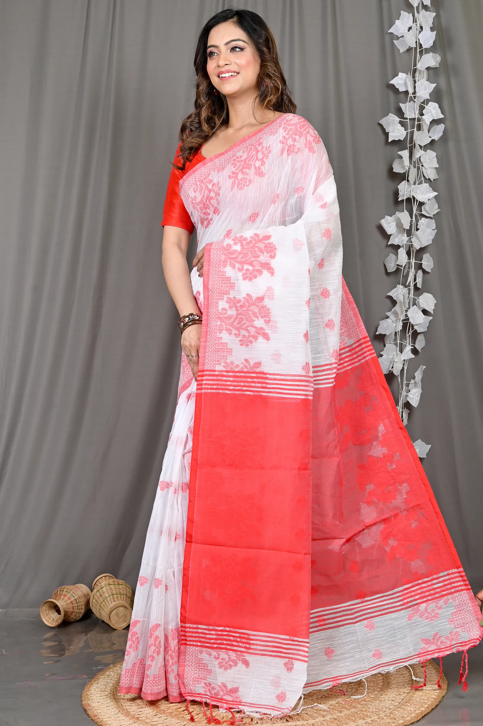 DipDiya Cotton Blended White Red Parup Essence of Bengal Handloom Sarees