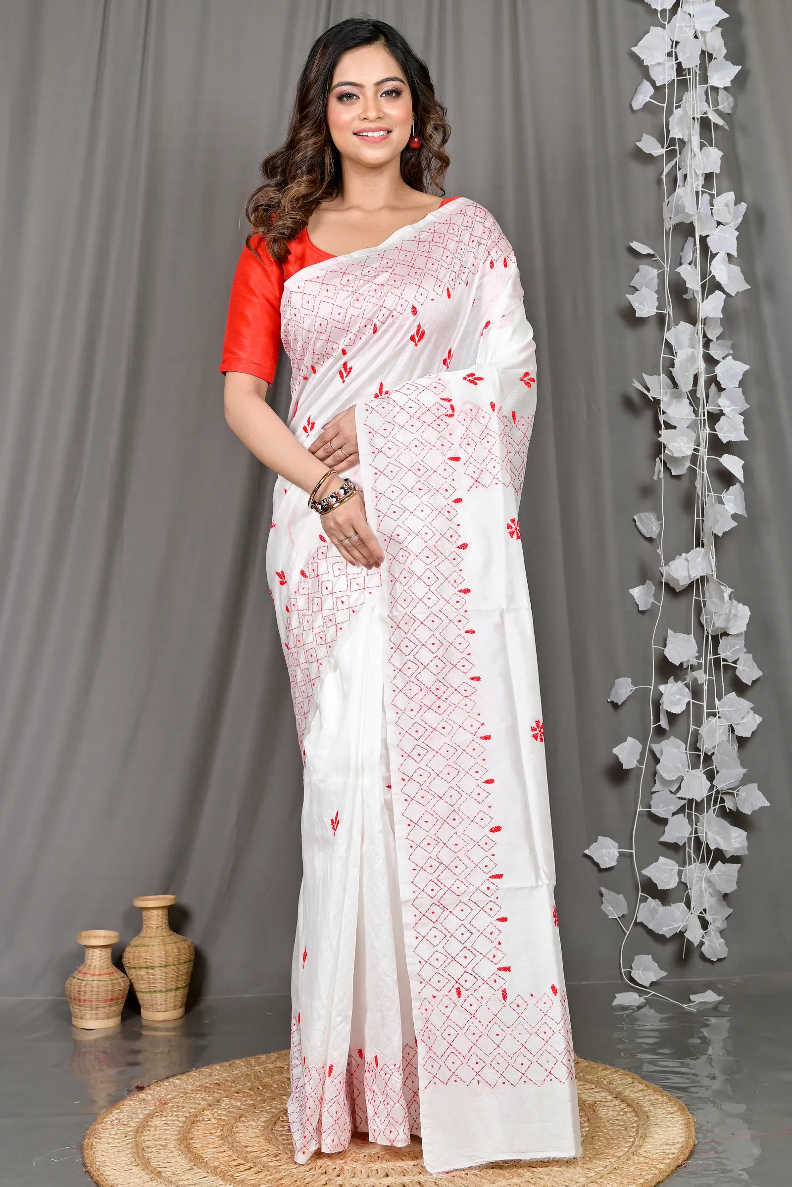 DipDiya Cotton Blended White Soumika Crafted with Soul Kantha Stitch Sarees