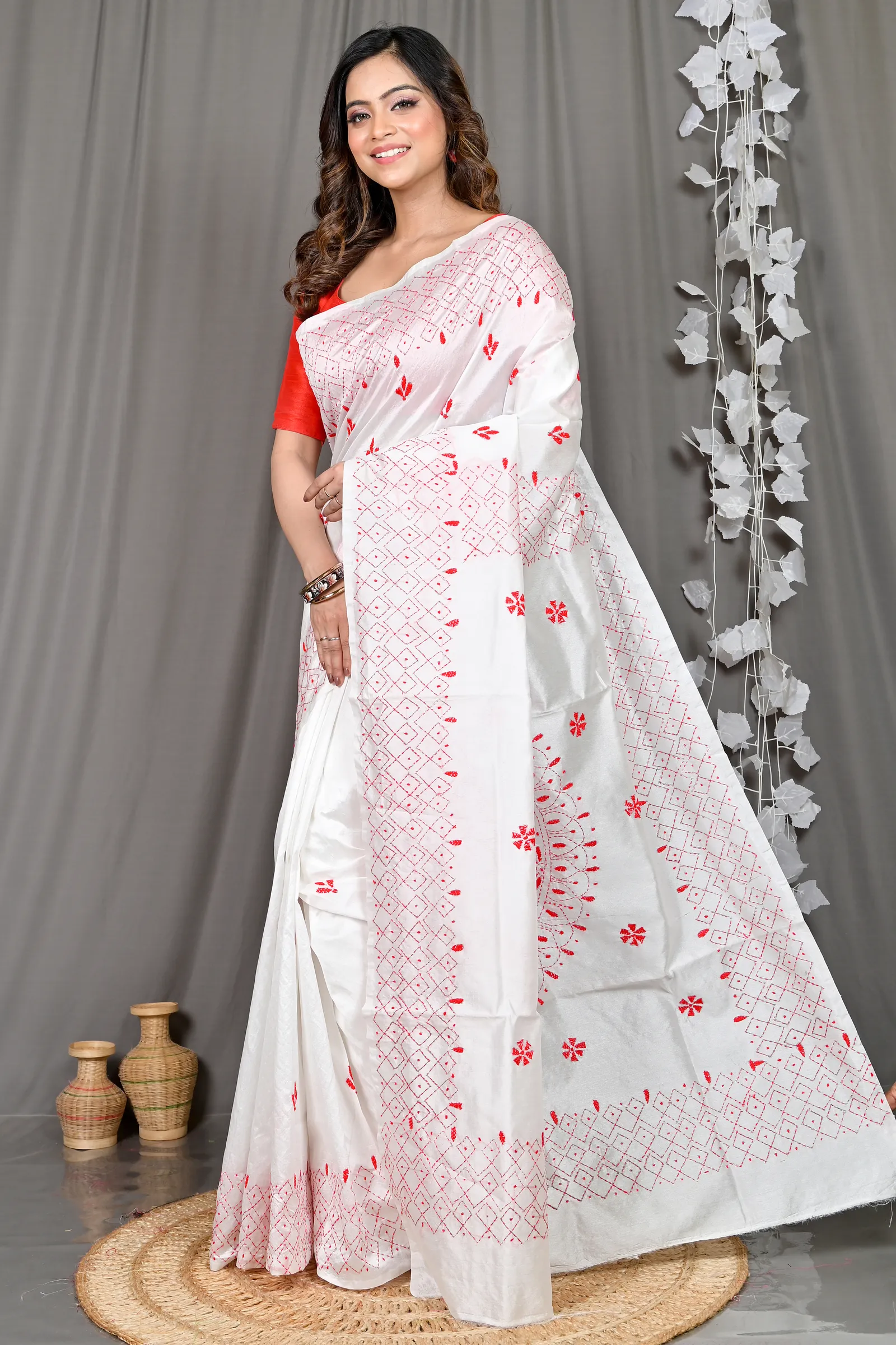 DipDiya Cotton Blended White Soumika Crafted with Soul Kantha Stitch Sarees