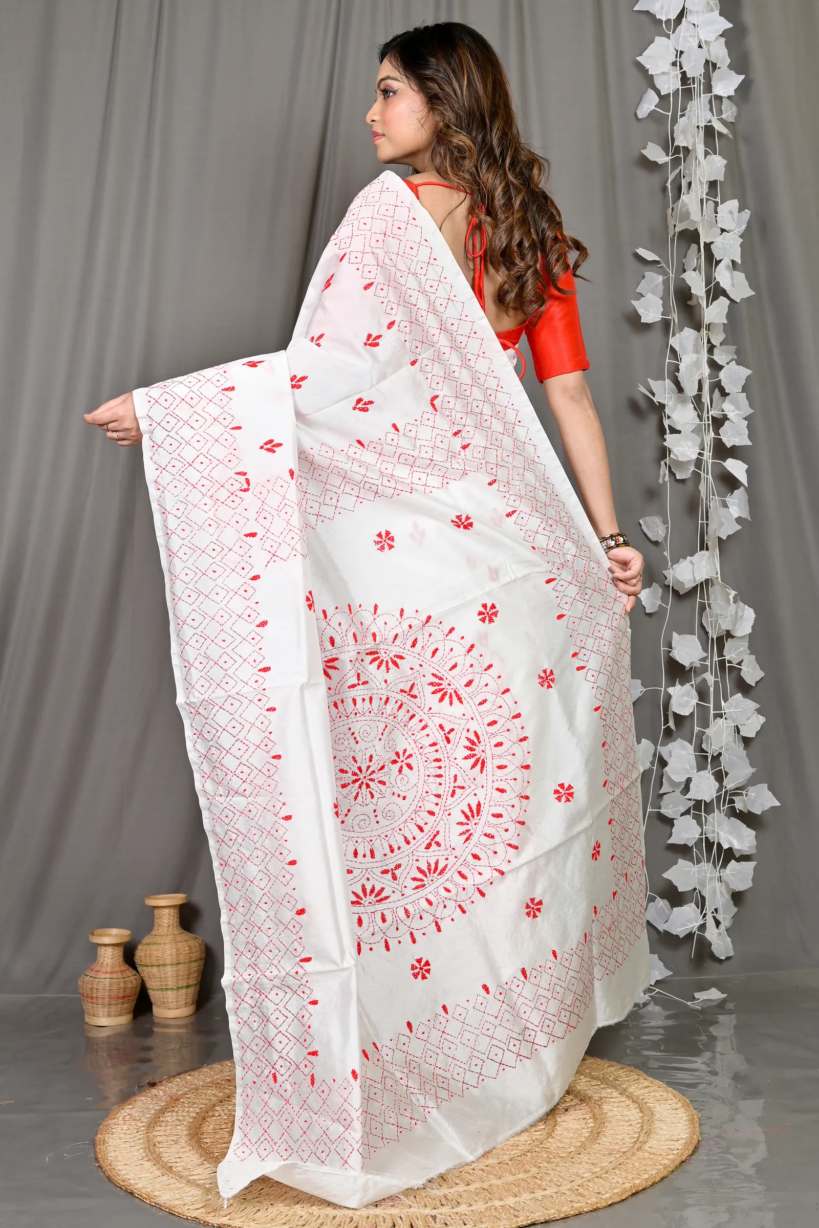 DipDiya Cotton Blended White Soumika Crafted with Soul Kantha Stitch Sarees