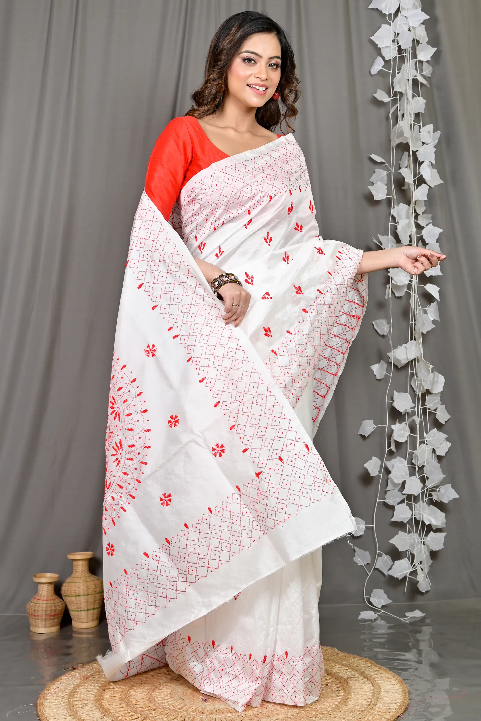 DipDiya Cotton Blended White Soumika Crafted with Soul Kantha Stitch Sarees