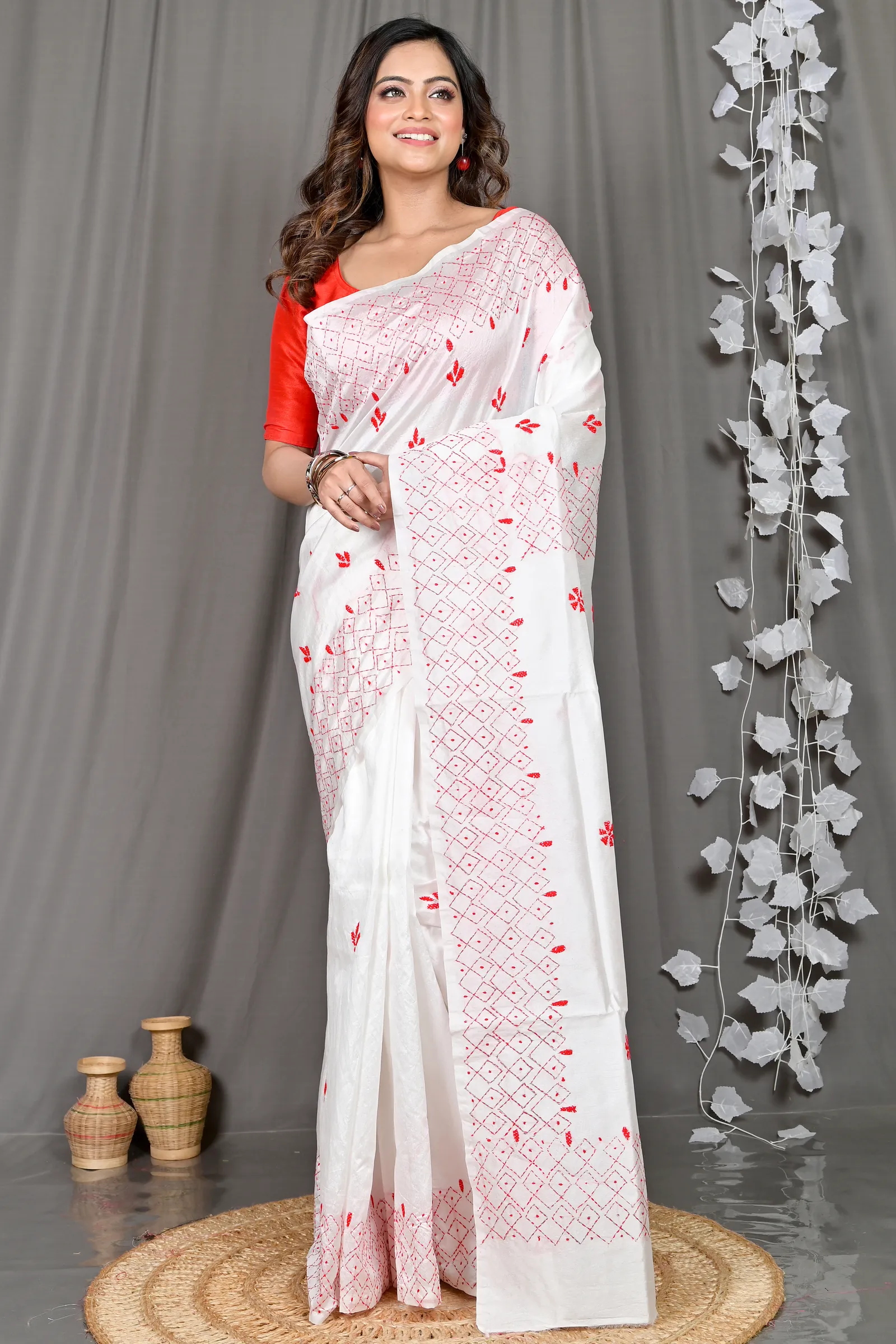 DipDiya Cotton Blended White Soumika Crafted with Soul Kantha Stitch Sarees