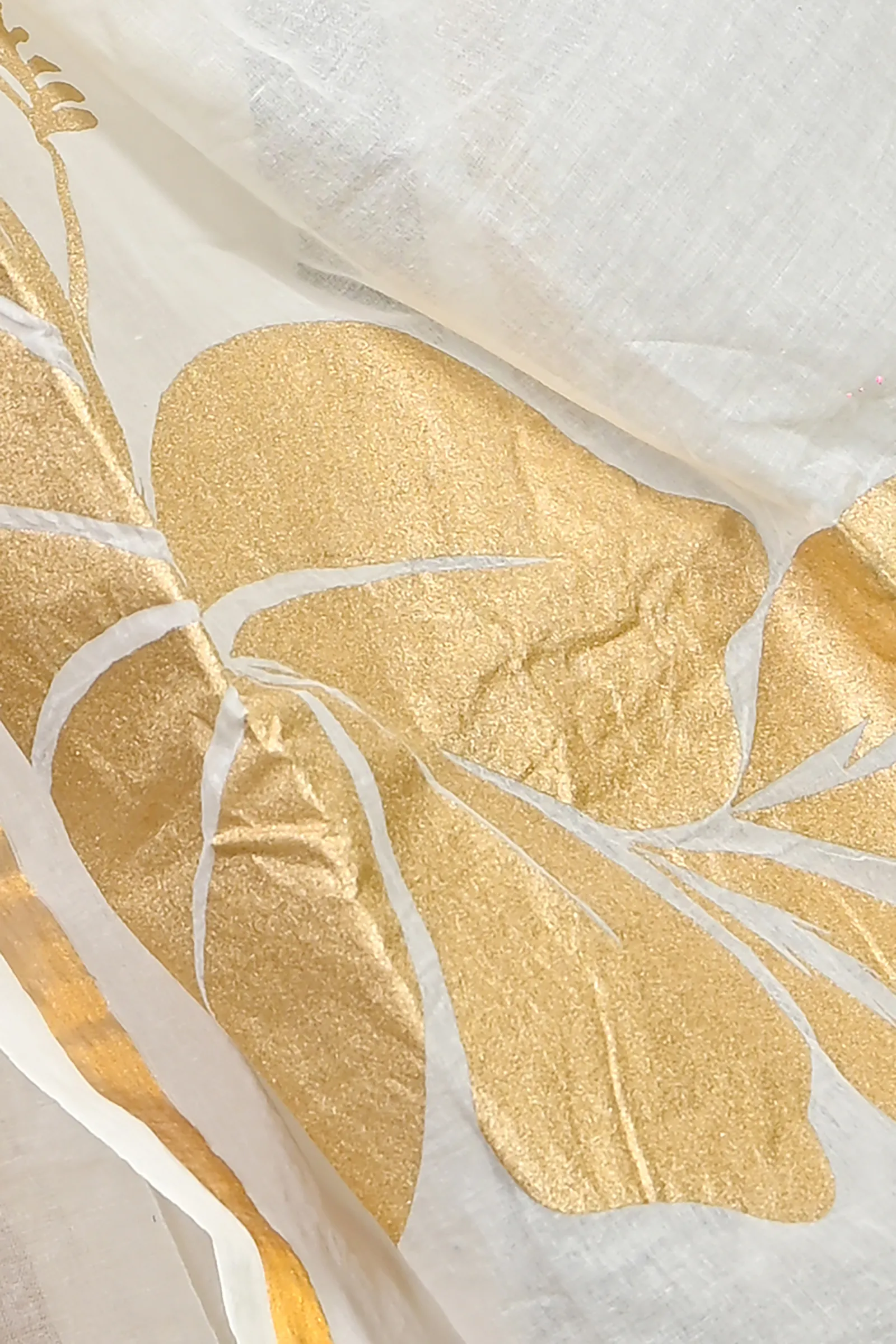 DipDiya Cotton Blended White Soura Grace of Bengal Printed Handloom Sarees
